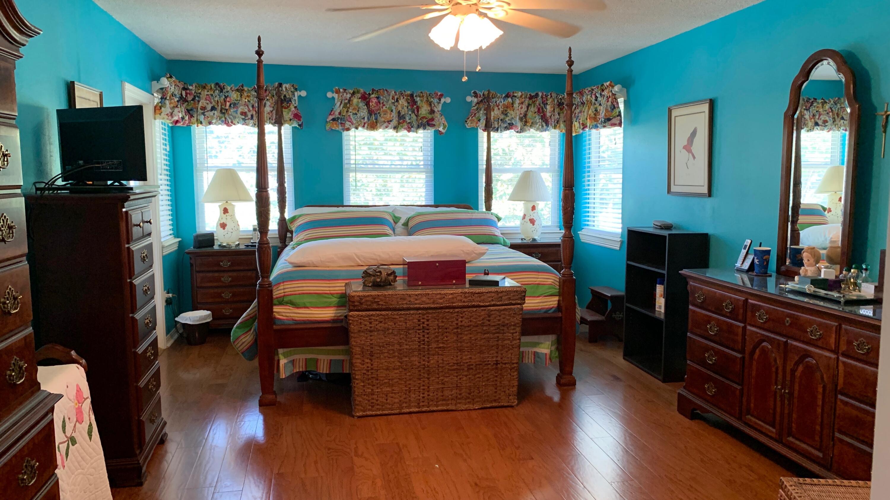 HOLIDAY SHORES ESTATES 2ND ADDN - Residential