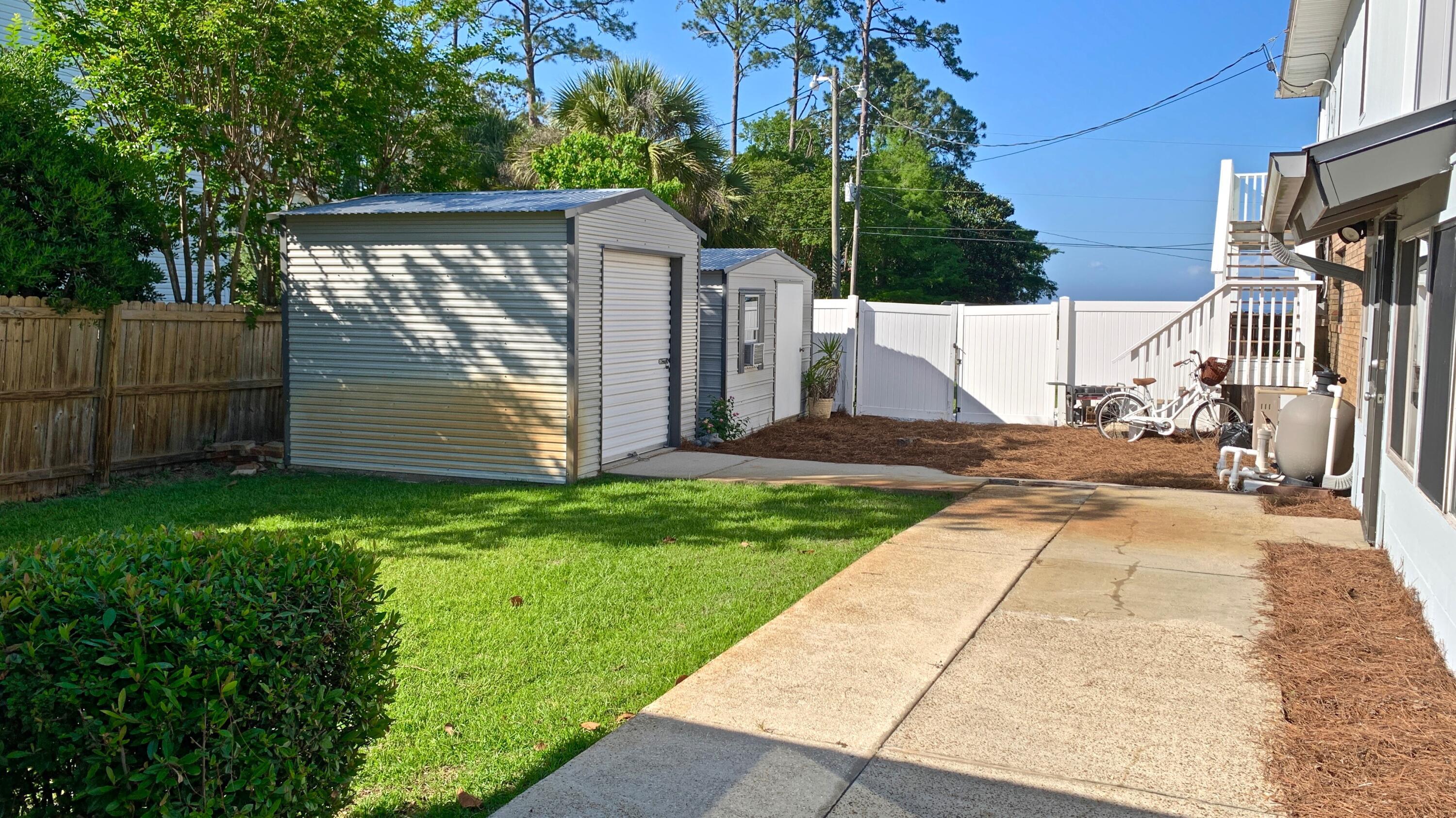 HOLIDAY SHORES ESTATES 2ND ADDN - Residential