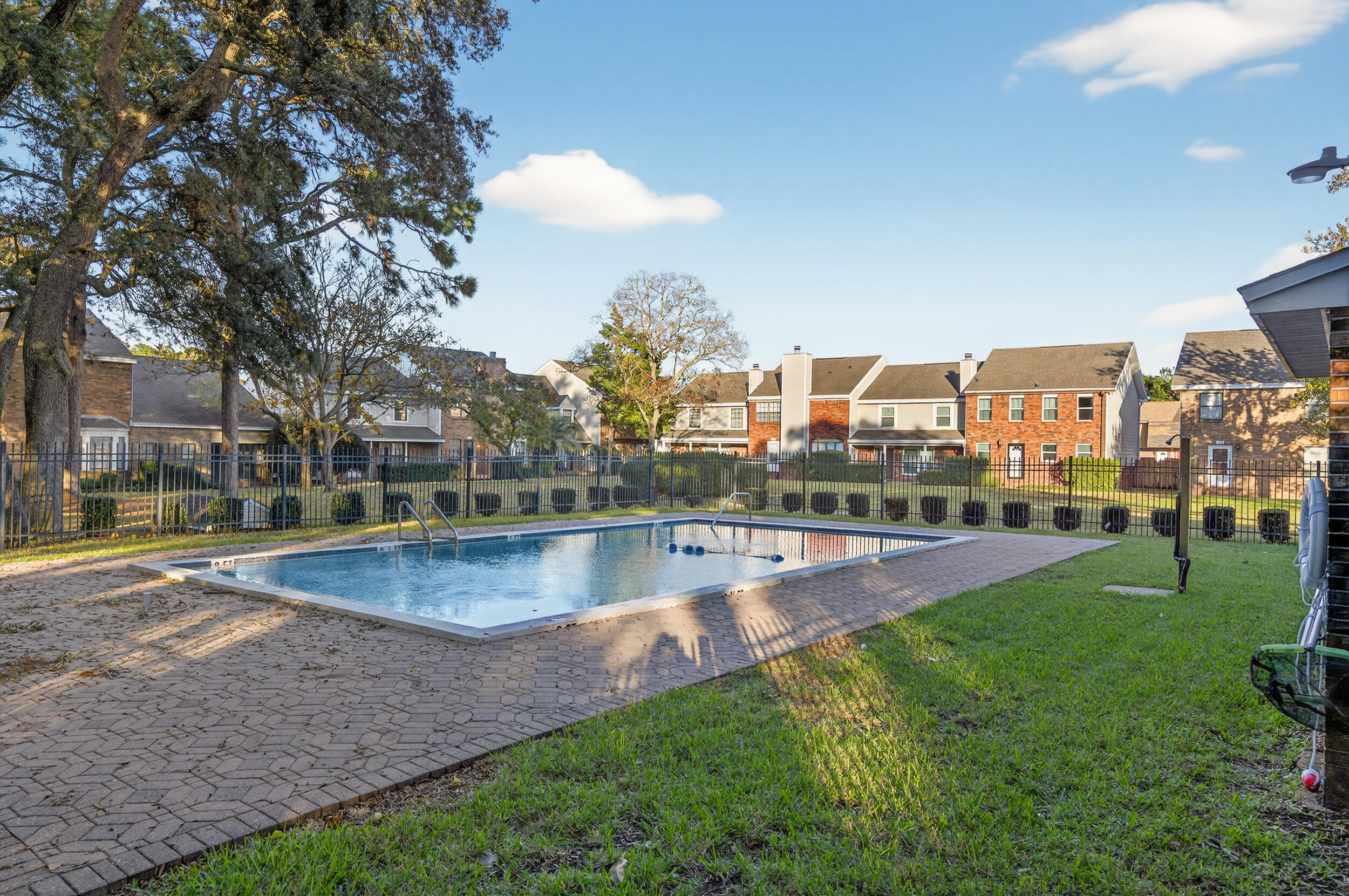 PORTOFINO T/H - Residential