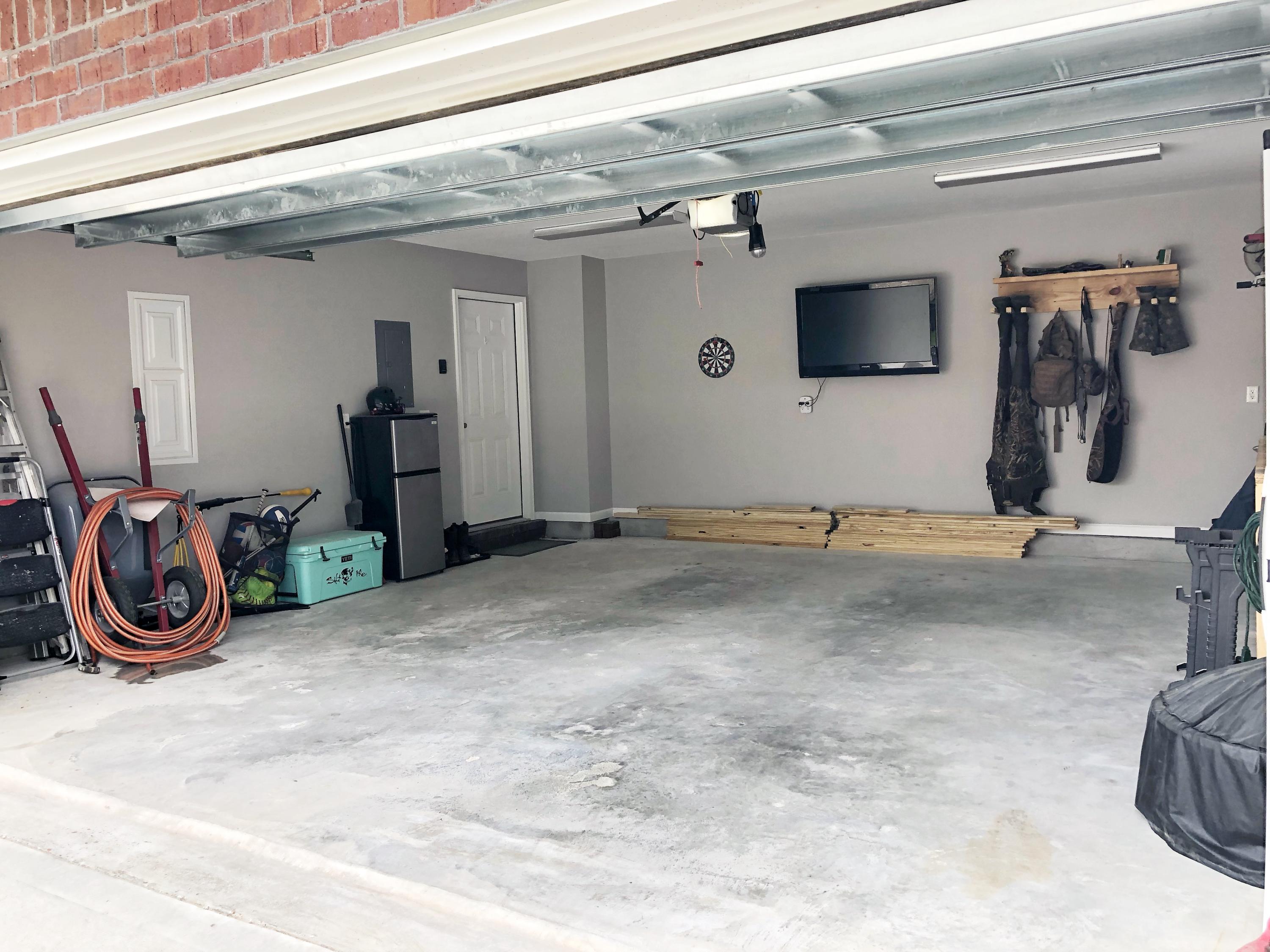 HIDDEN LAKES ESTATES - Residential