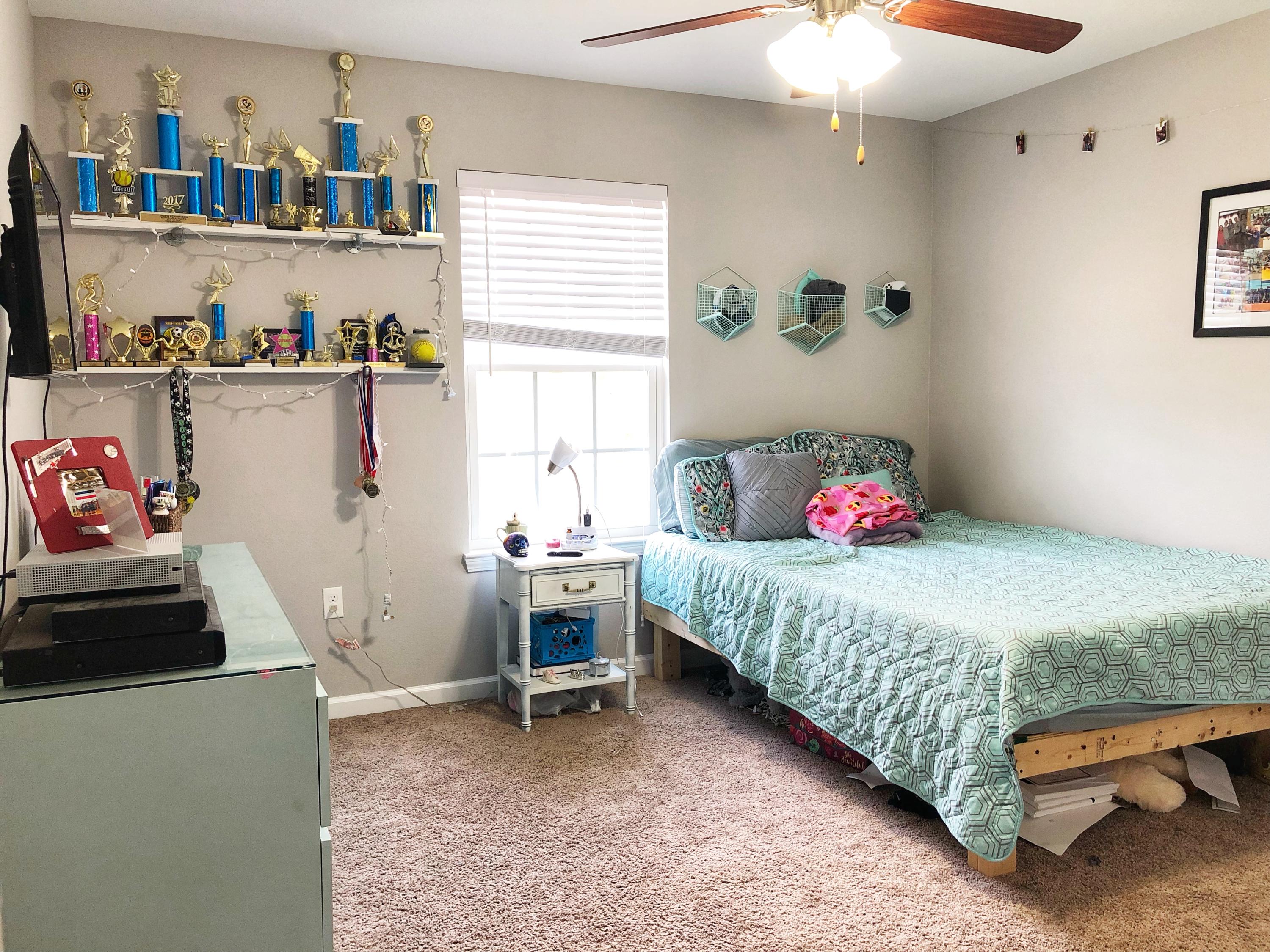 HIDDEN LAKES ESTATES - Residential