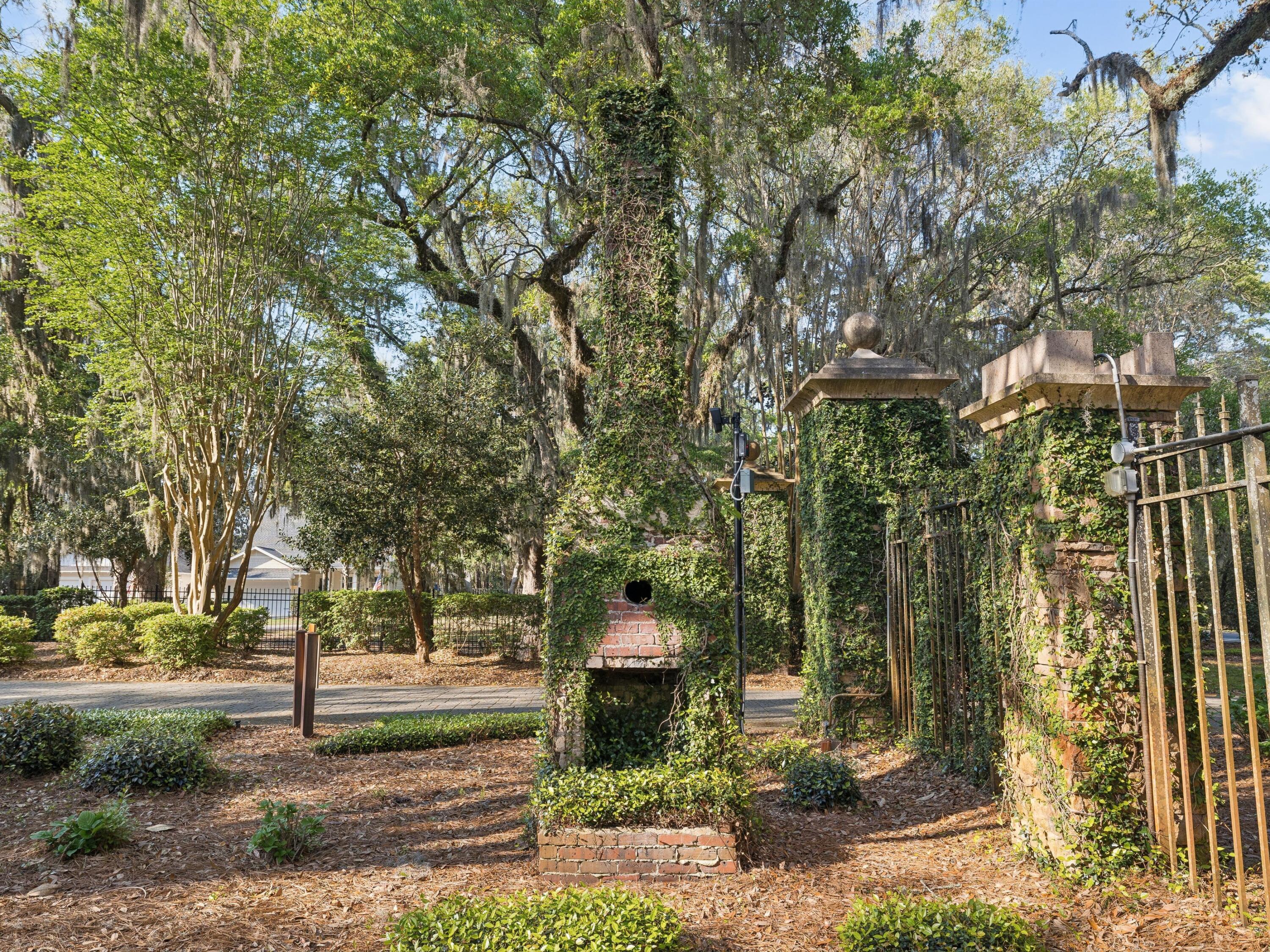 CARSON OAKS - Residential