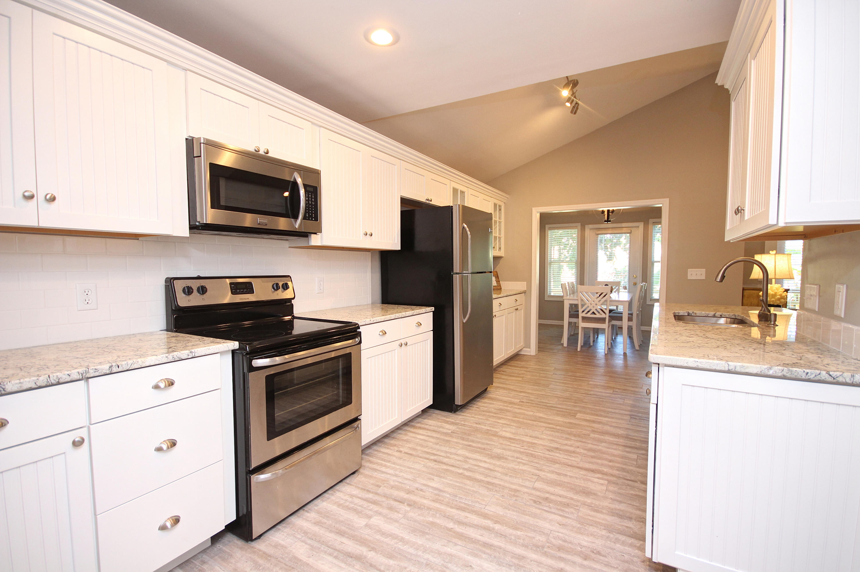 LINKSIDE VILLAGE II - Residential