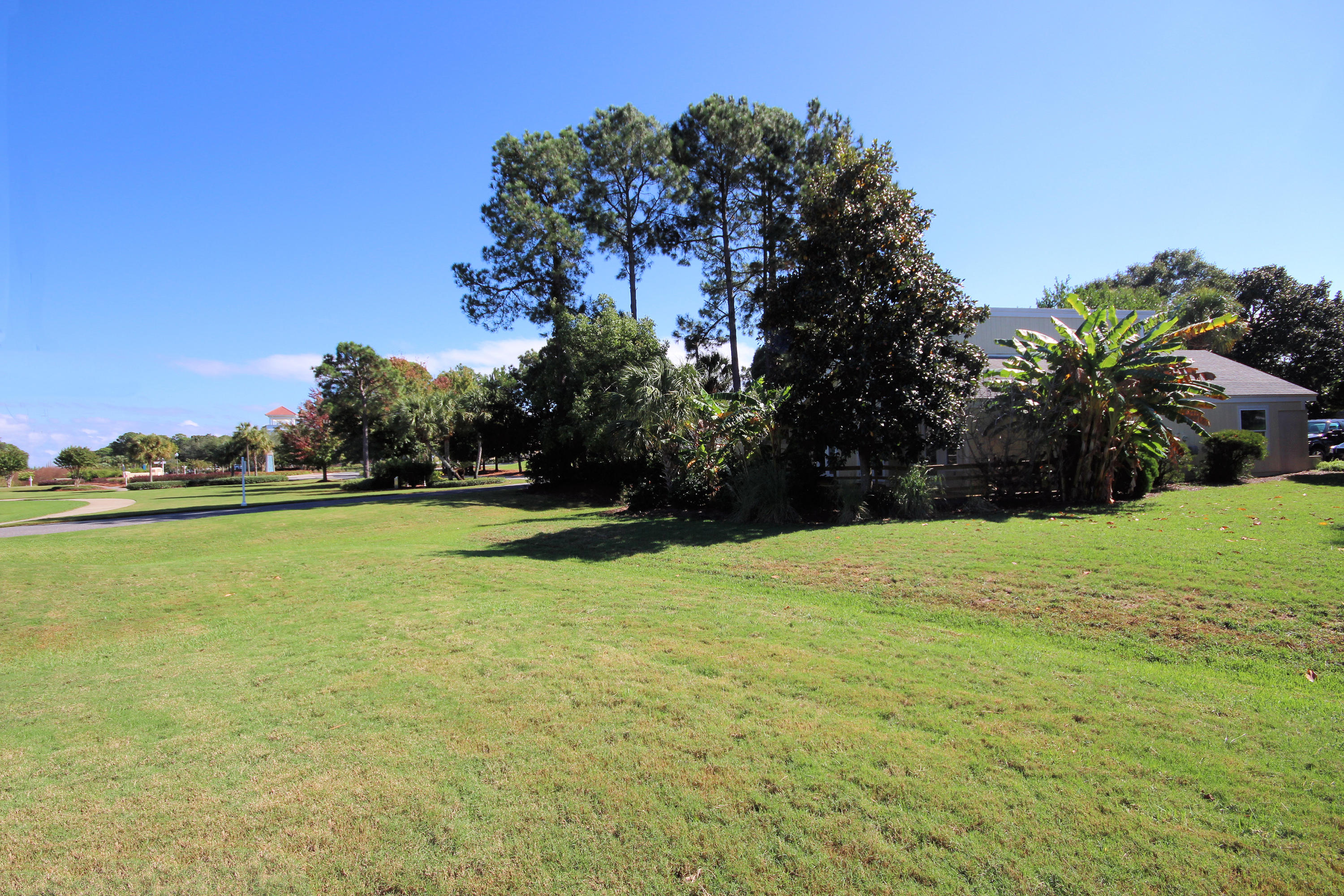 LINKSIDE VILLAGE II - Residential