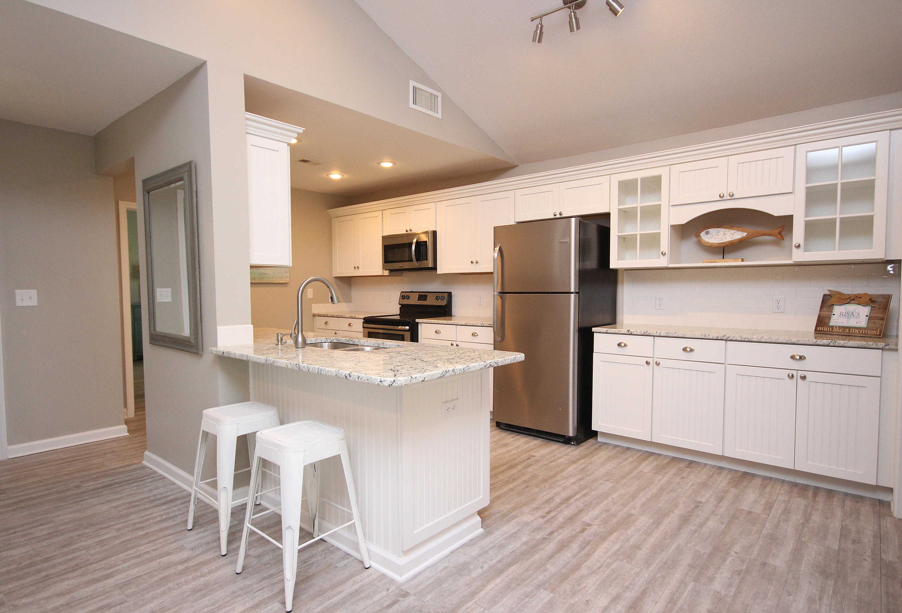 LINKSIDE VILLAGE II - Residential