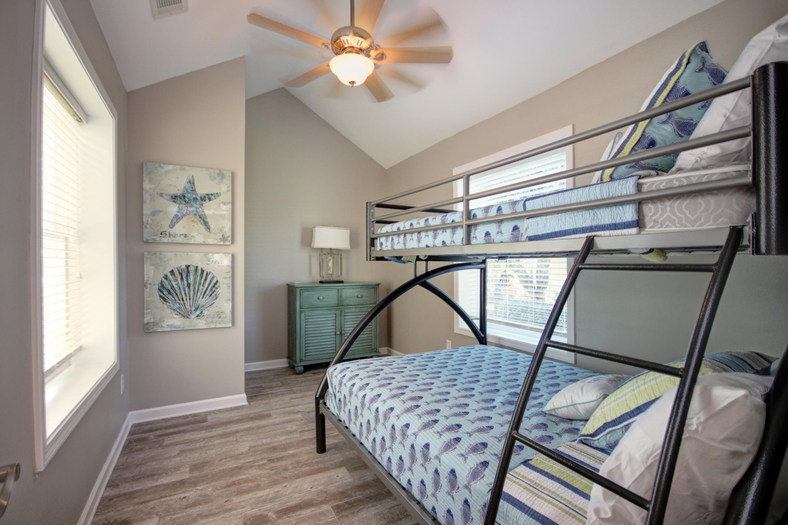 LINKSIDE VILLAGE II - Residential