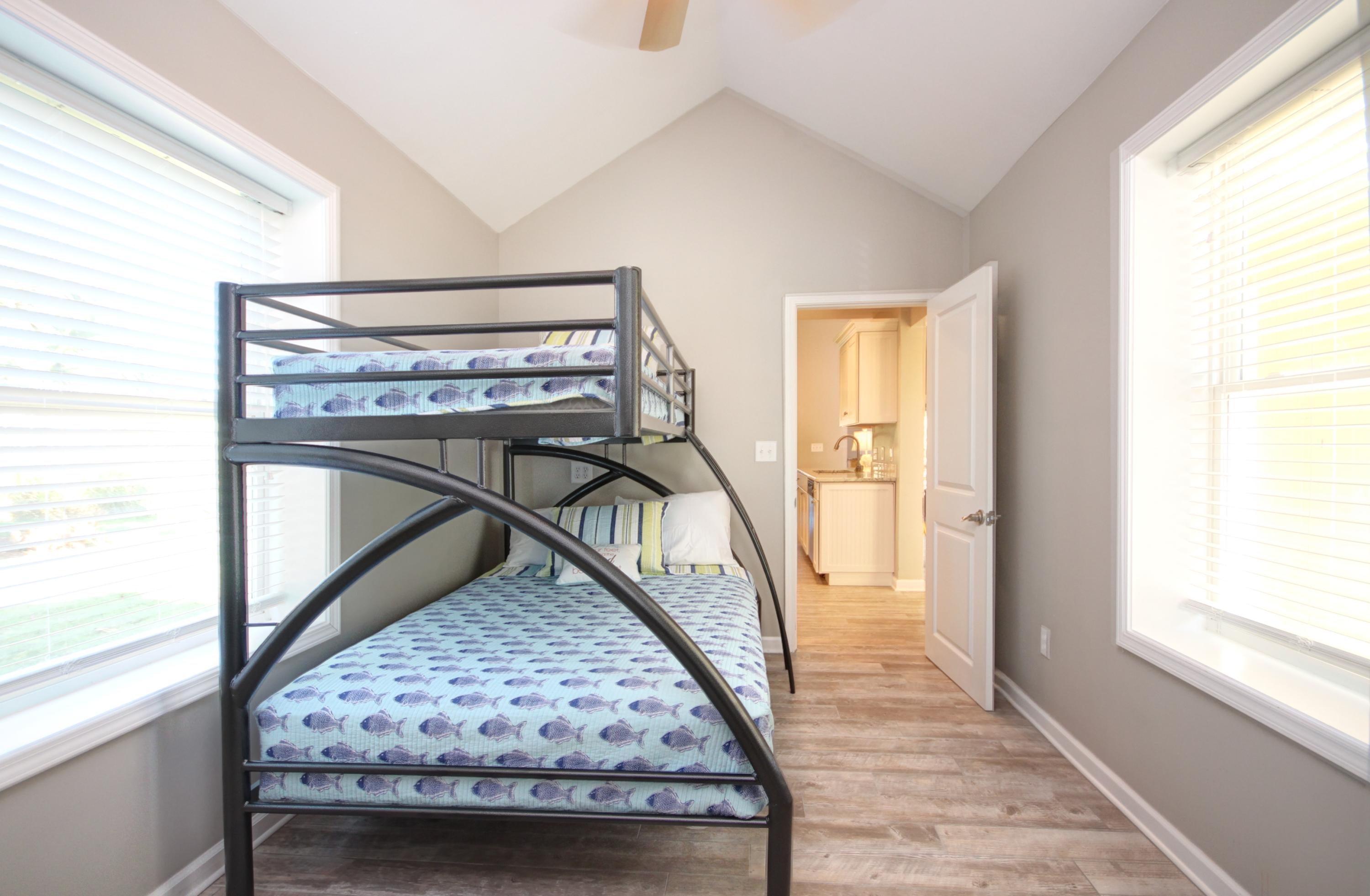 LINKSIDE VILLAGE II - Residential