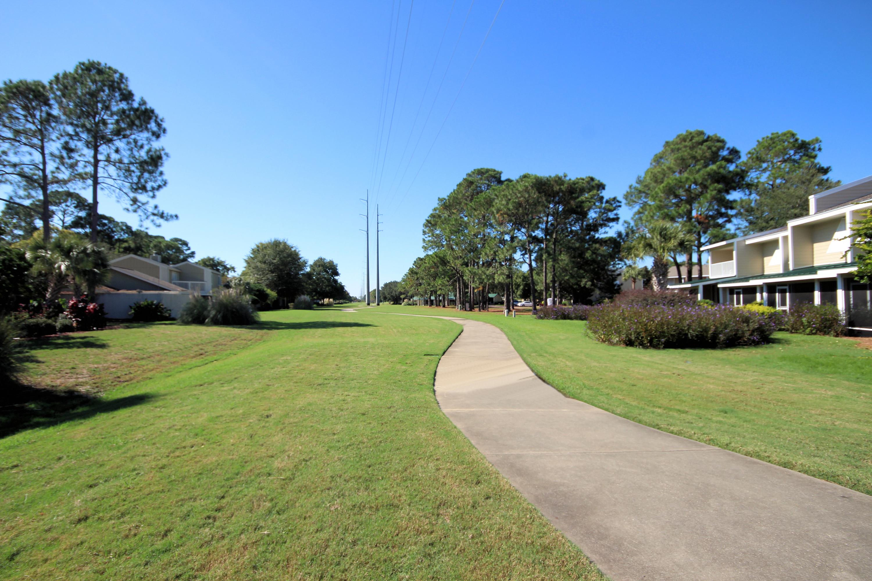 LINKSIDE VILLAGE II - Residential