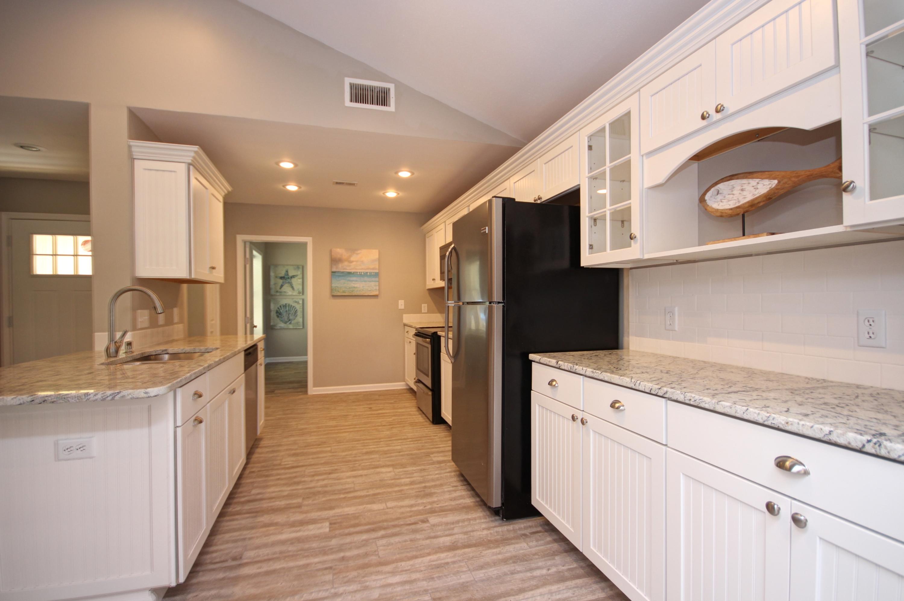 LINKSIDE VILLAGE II - Residential