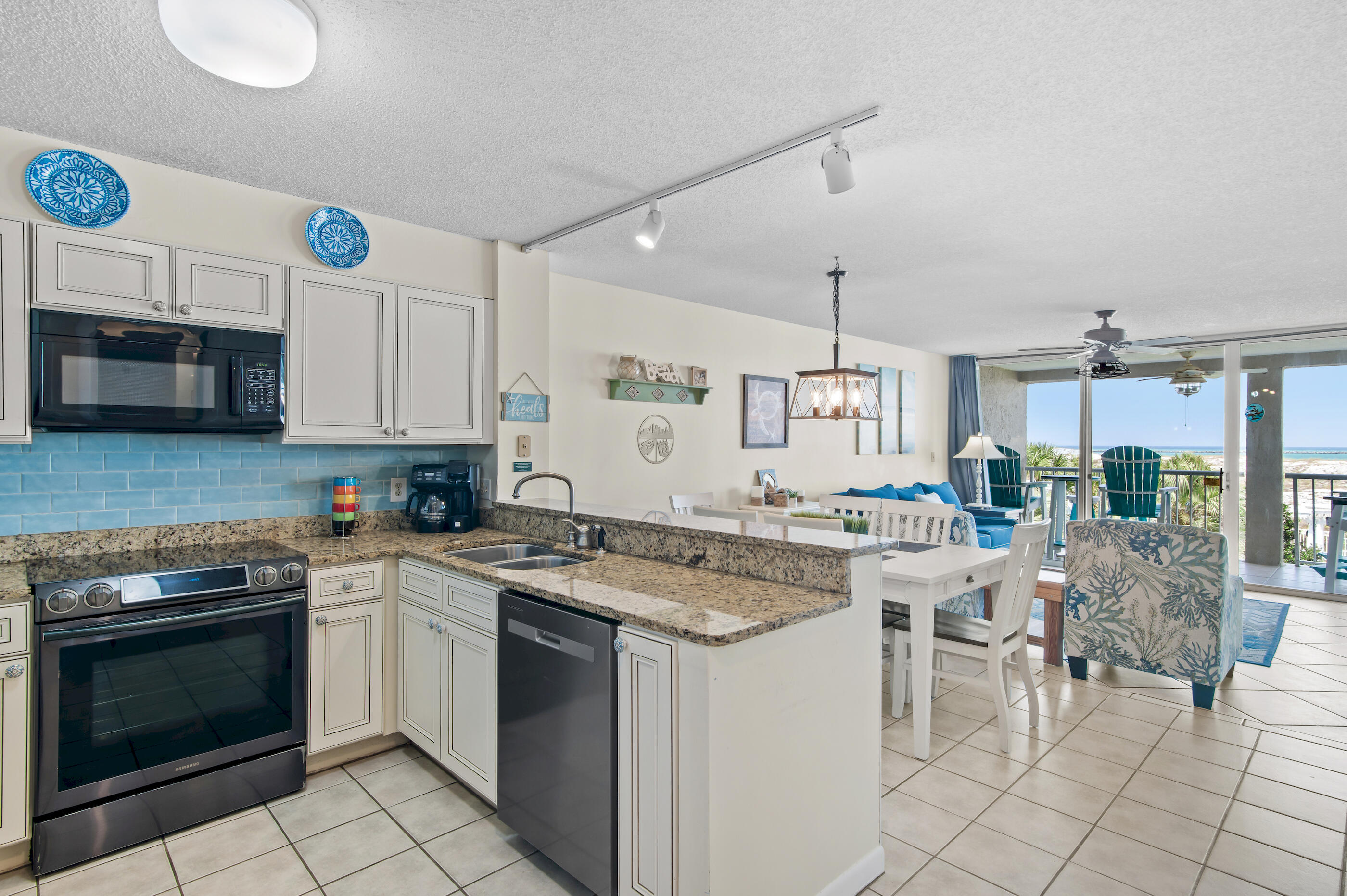 MAGNOLIA HOUSE - Residential