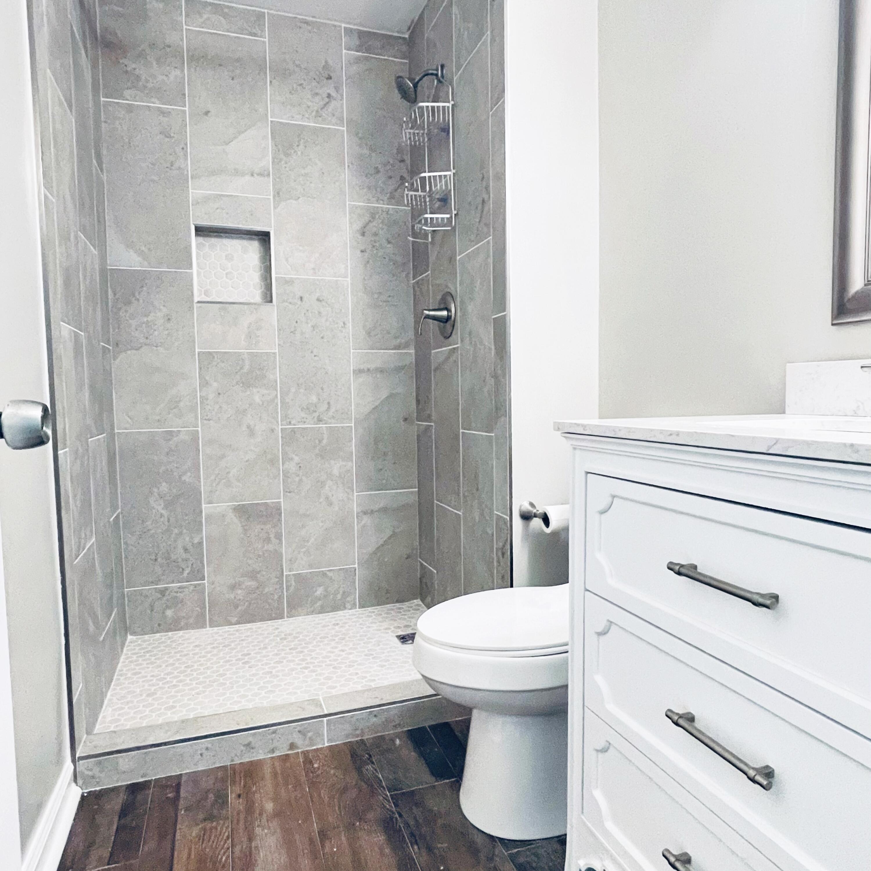 PORT DIXIE MANOR - Residential Lease