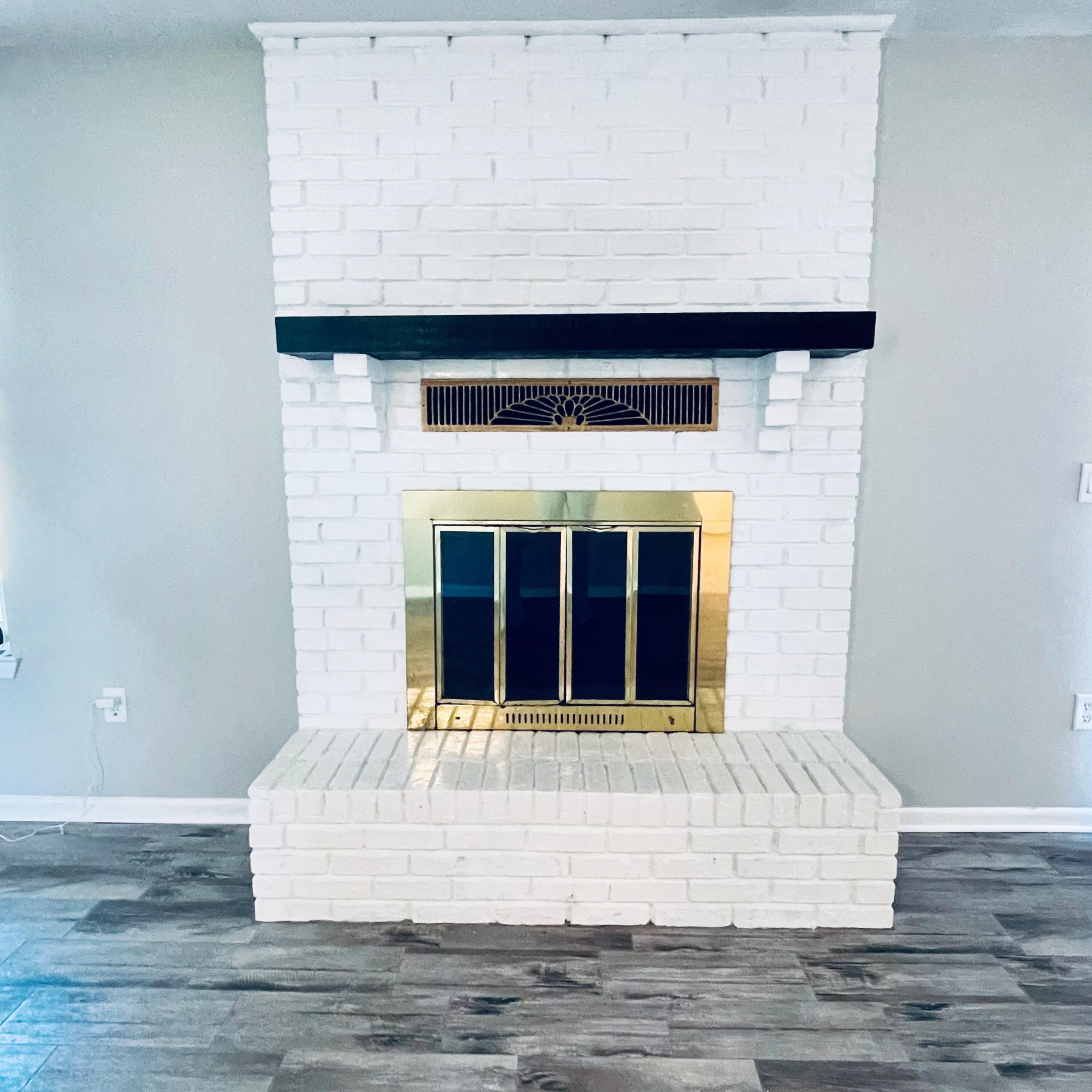 PORT DIXIE MANOR - Residential Lease
