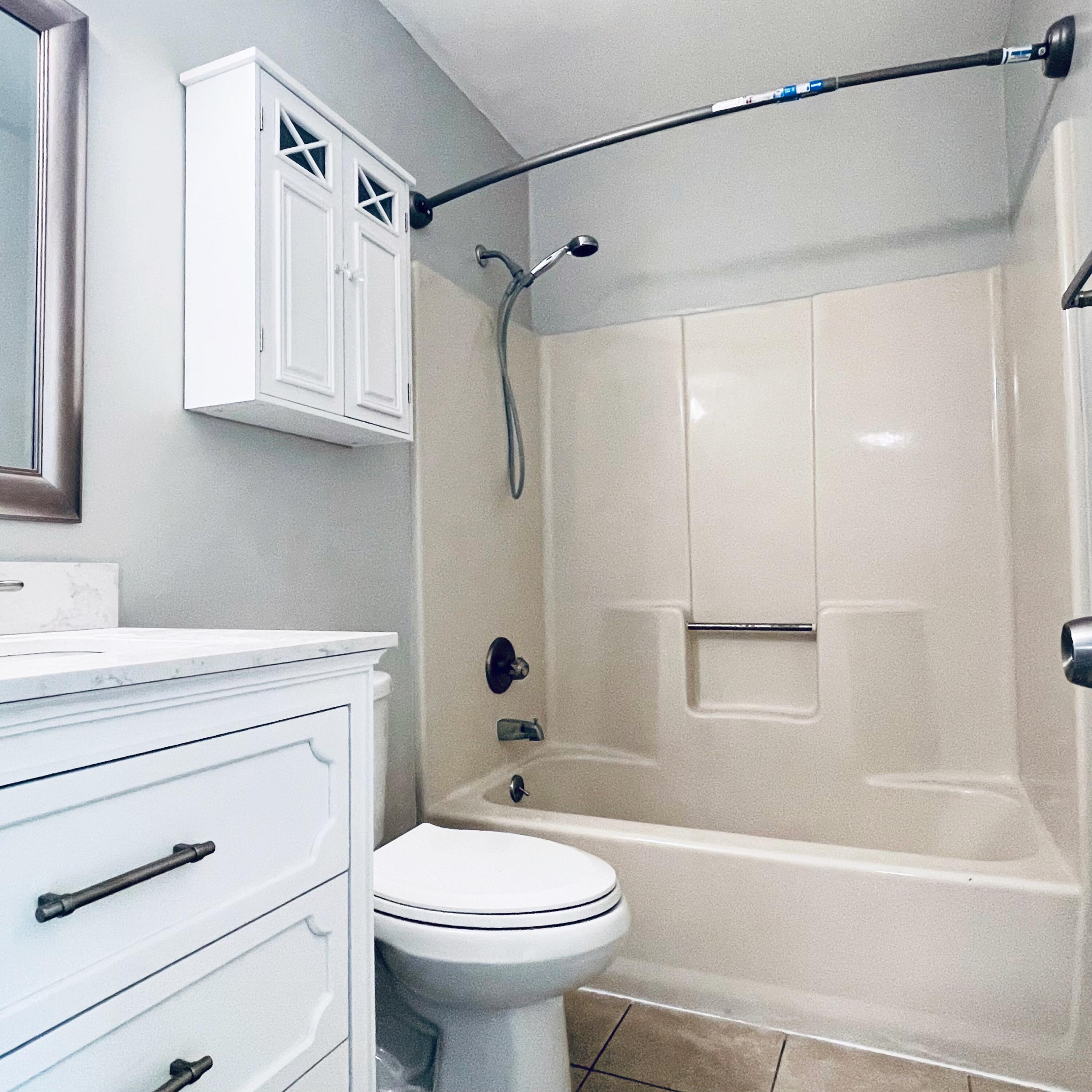 PORT DIXIE MANOR - Residential Lease
