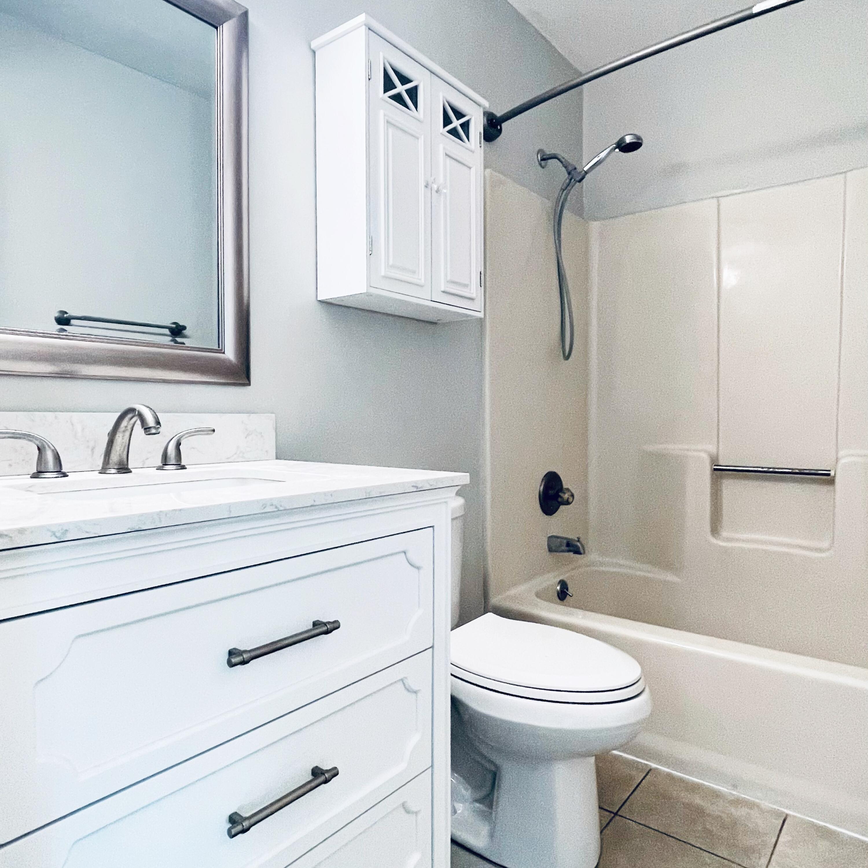 PORT DIXIE MANOR - Residential Lease