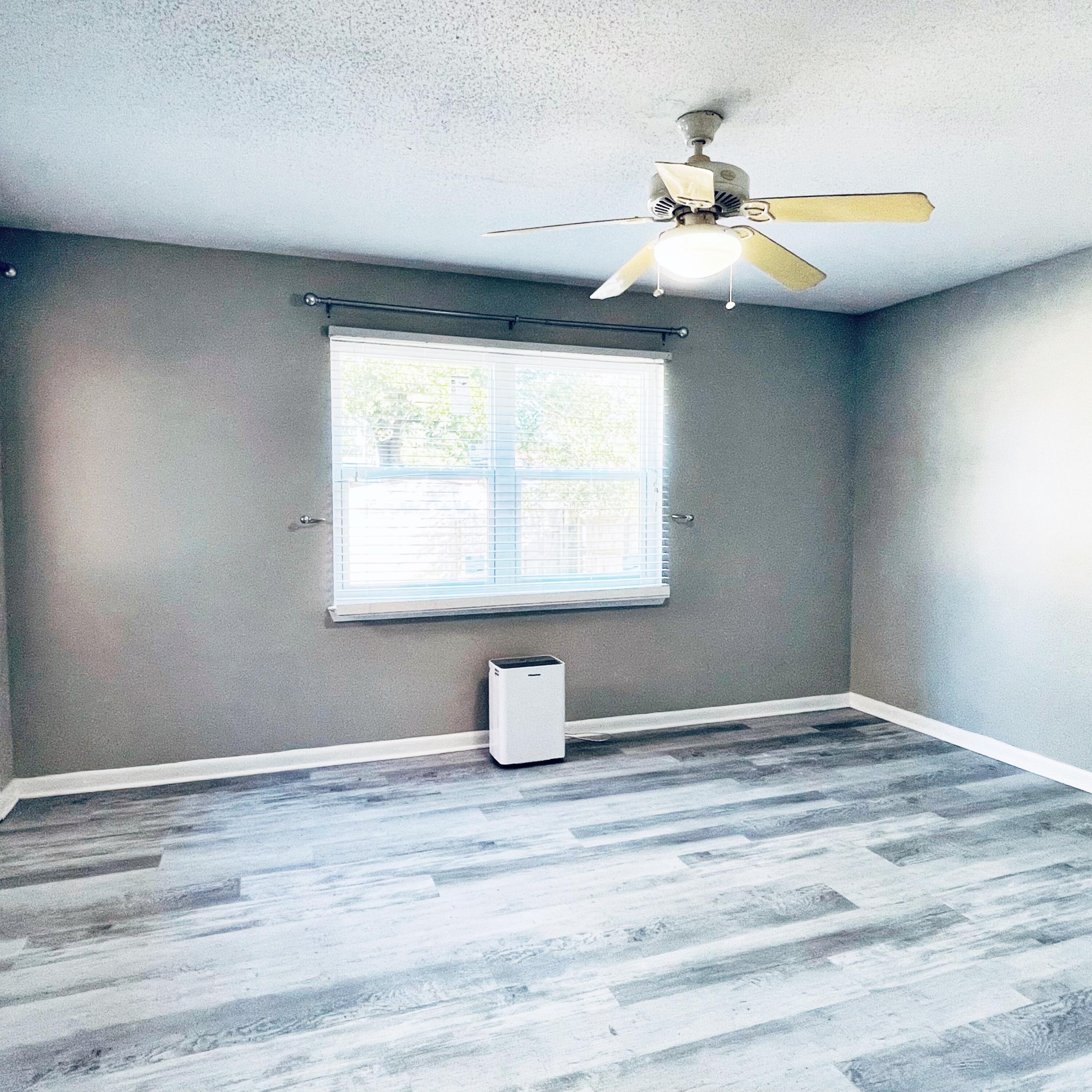 PORT DIXIE MANOR - Residential Lease