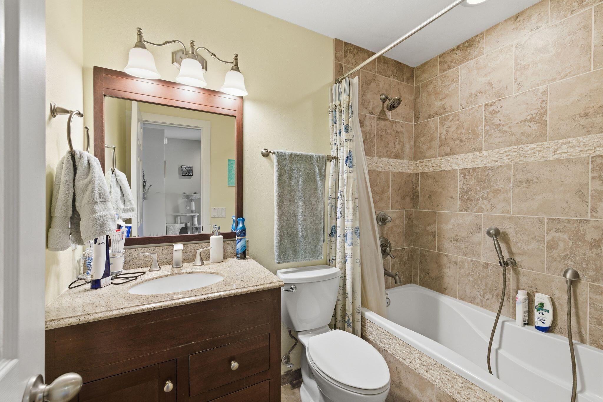 LA MAR WEST T/H - Residential