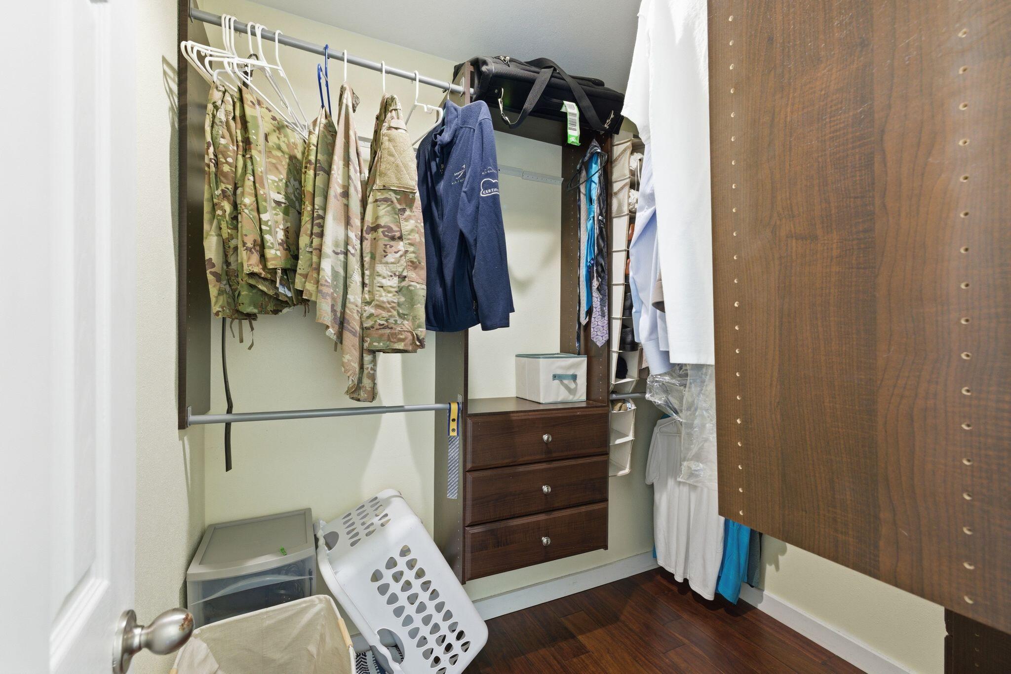 LA MAR WEST T/H - Residential