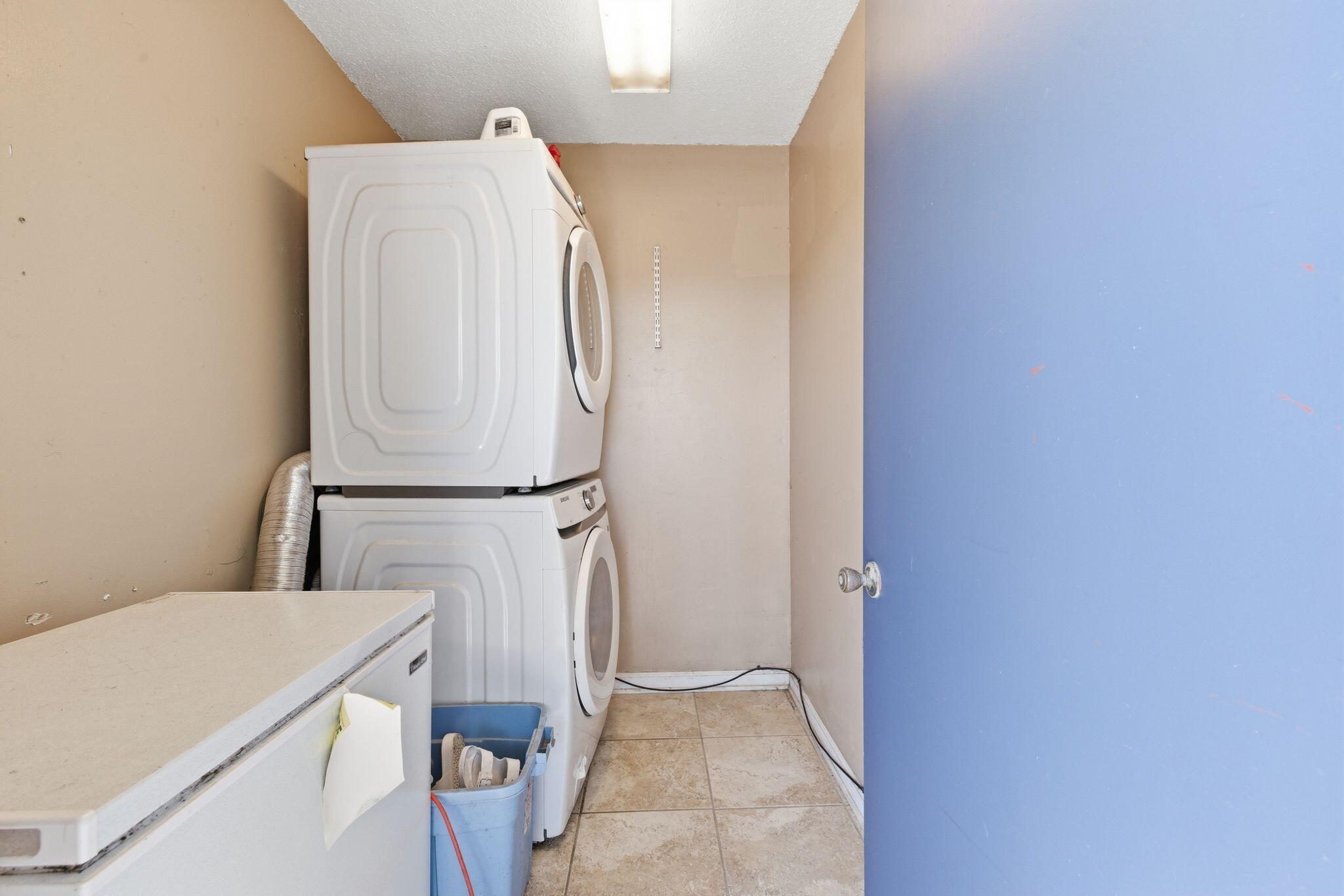 LA MAR WEST T/H - Residential