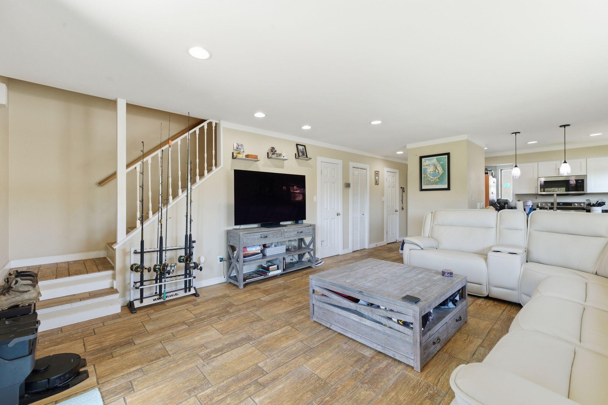 LA MAR WEST T/H - Residential