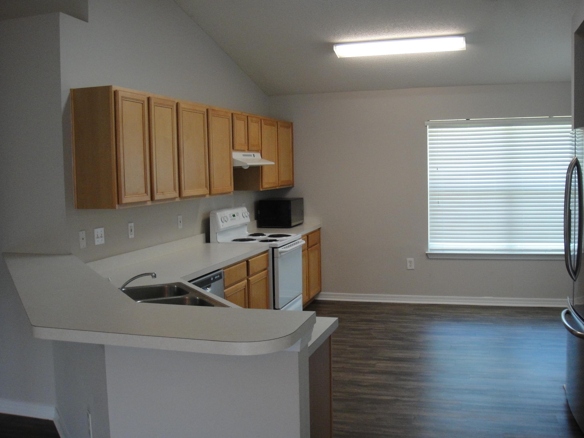 PARADISE RETREAT - Residential