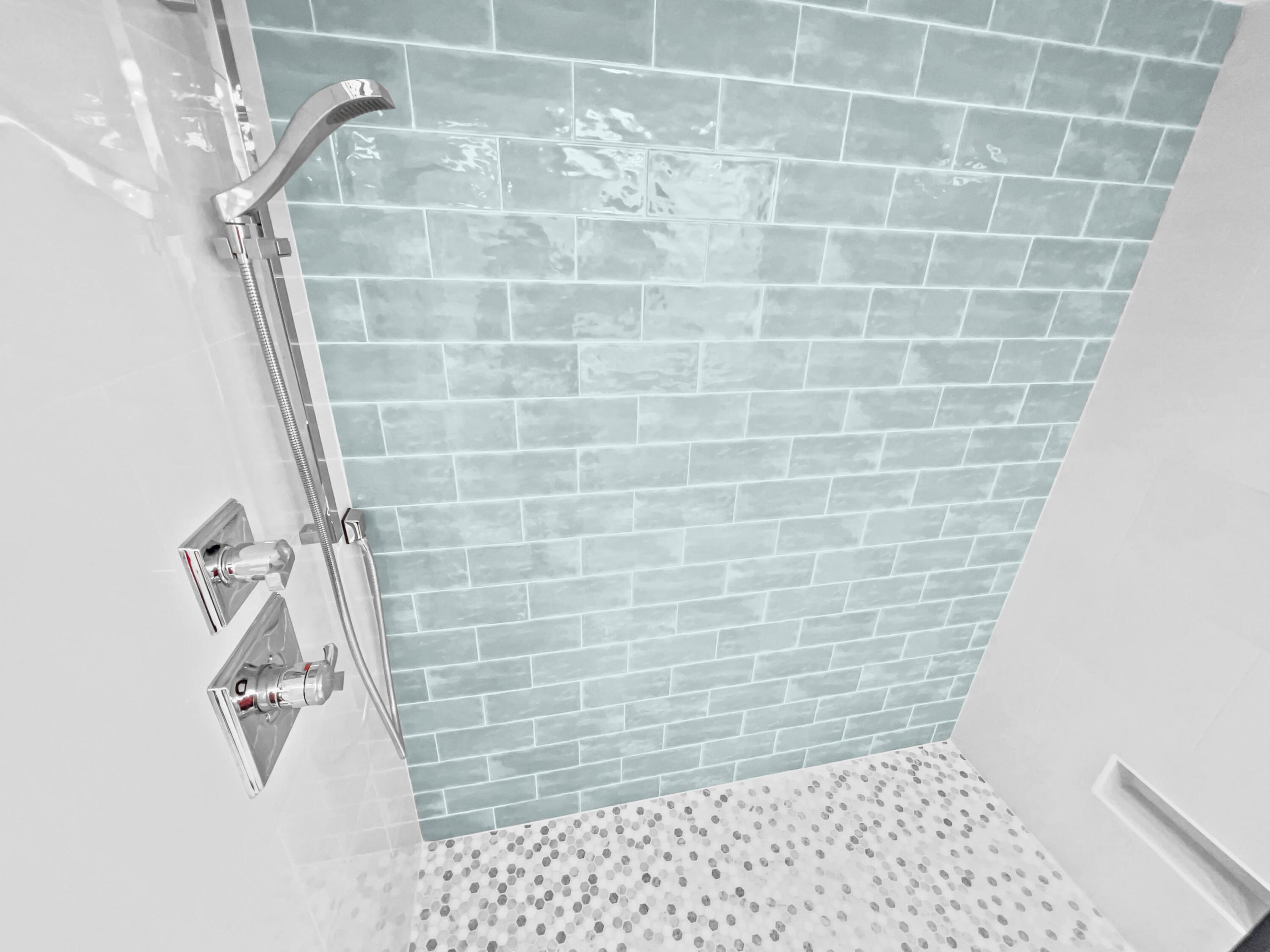 HARBOUR POINT CONDO - Residential