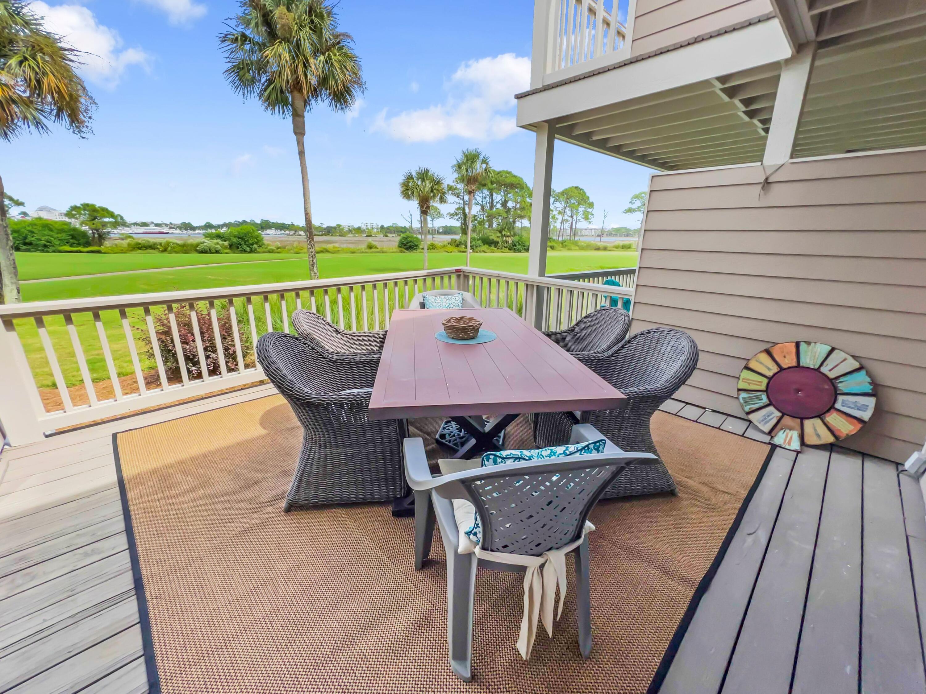 HARBOUR POINT CONDO - Residential