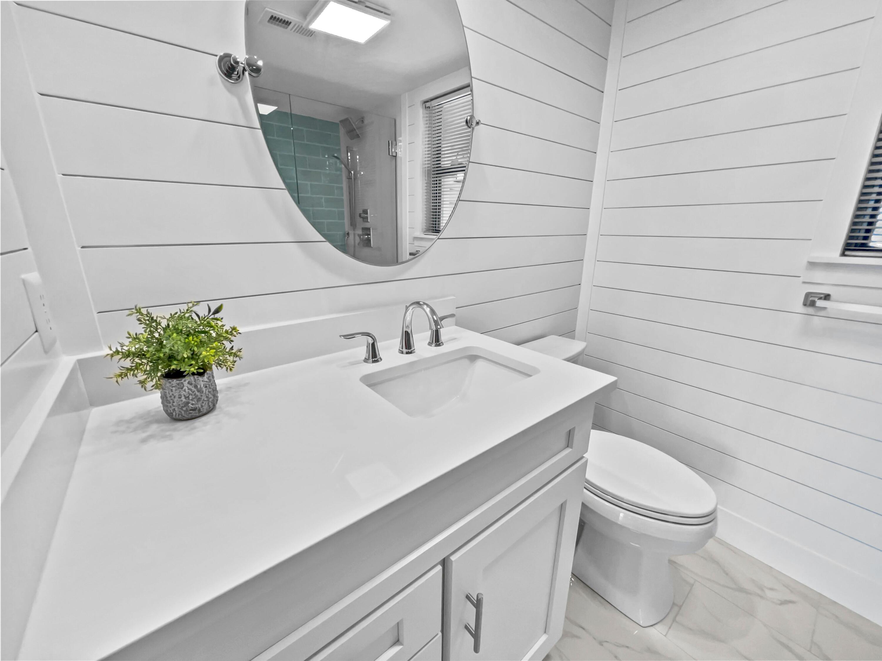 HARBOUR POINT CONDO - Residential