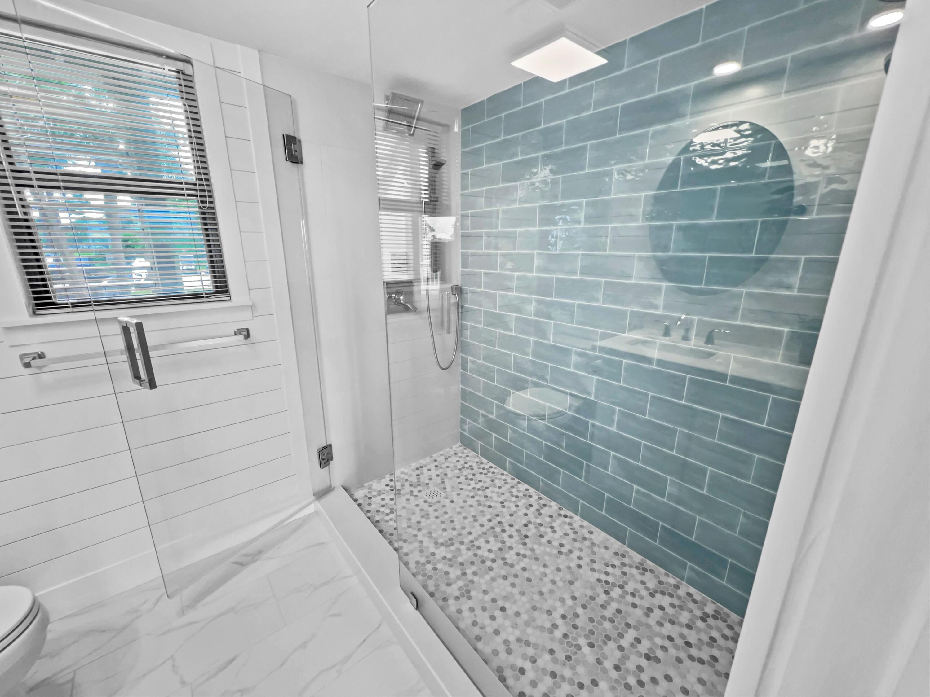 HARBOUR POINT CONDO - Residential