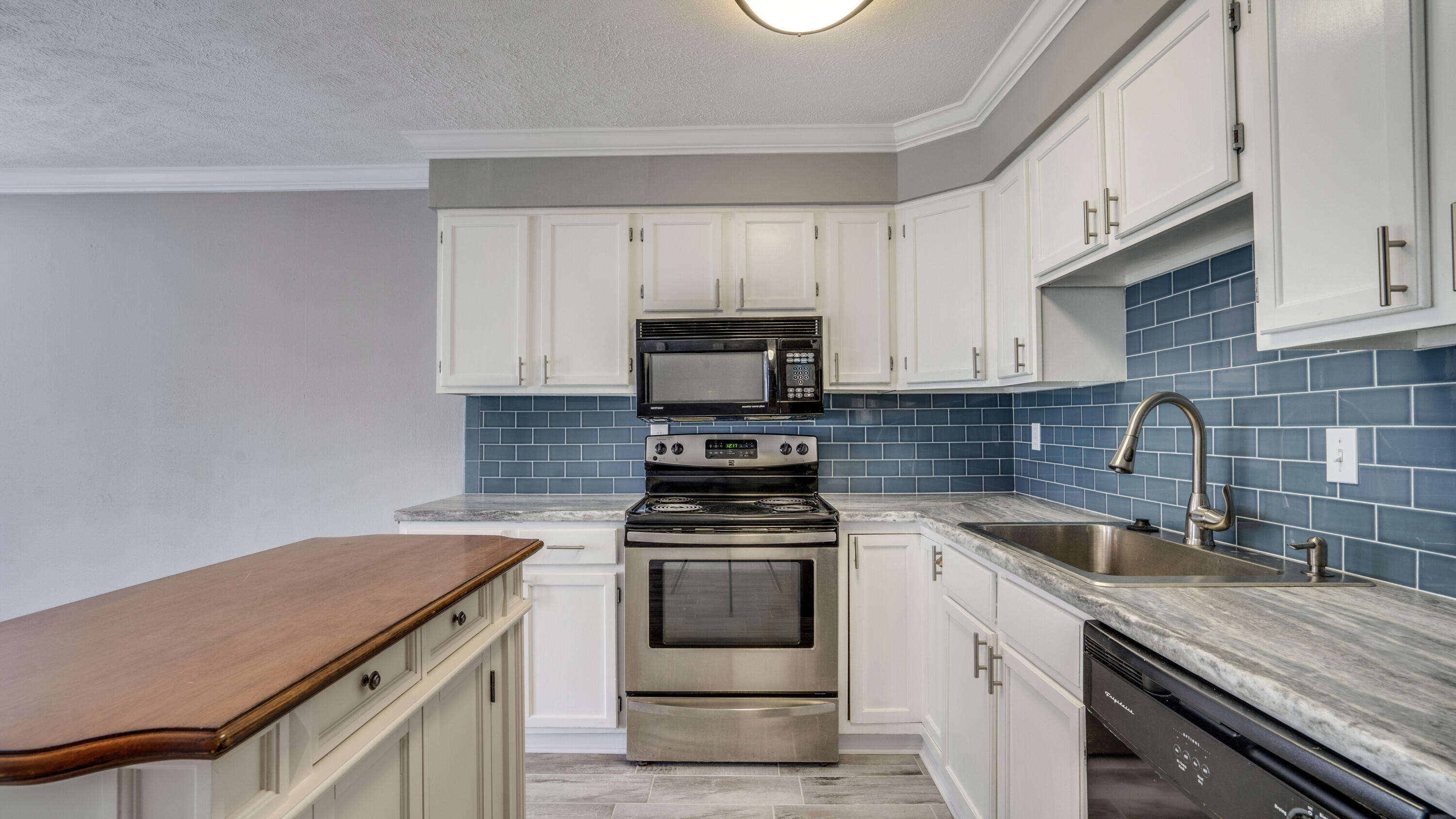 COMMODORES LANDING 3-B - Residential