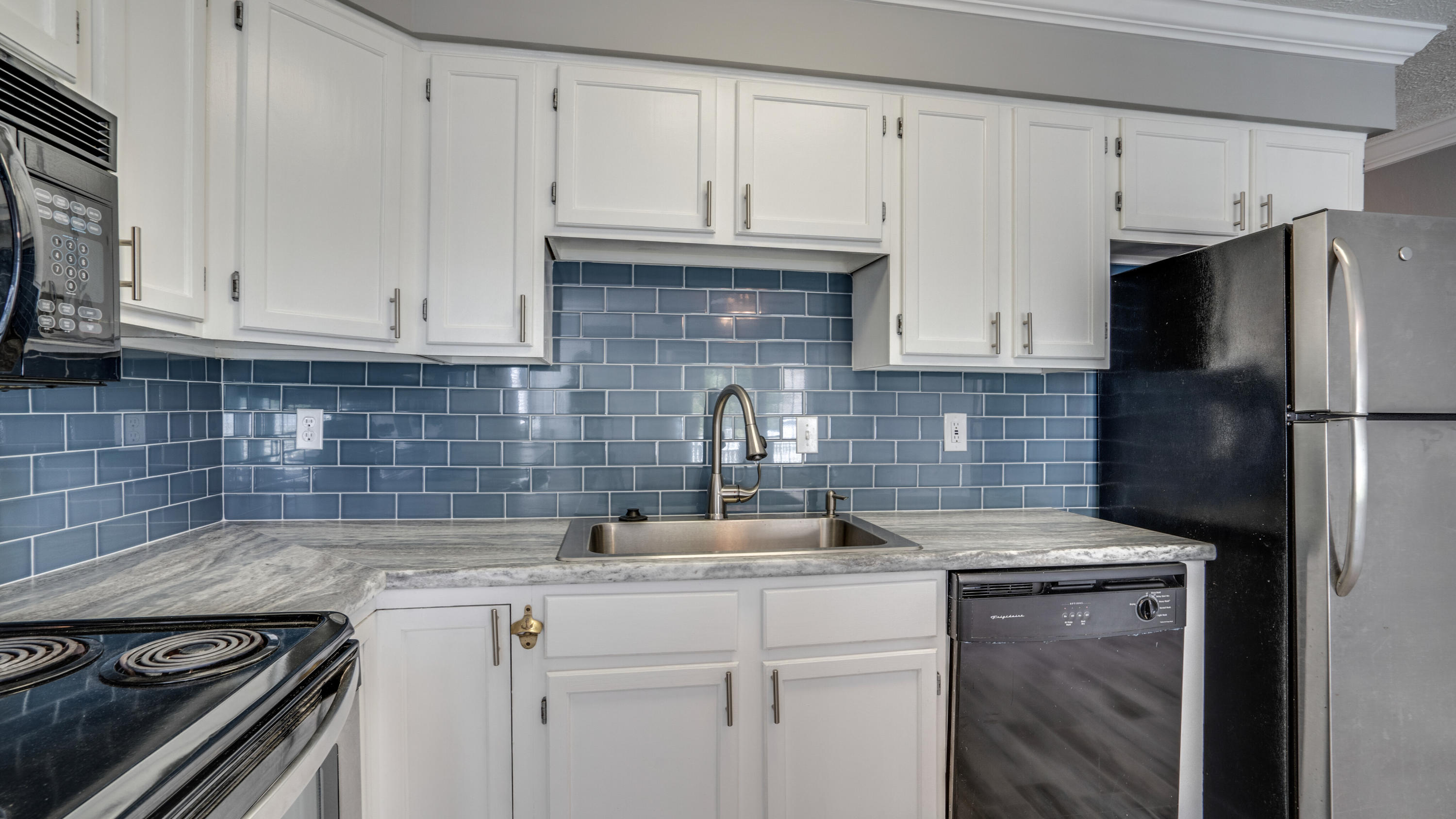 COMMODORES LANDING 3-B - Residential