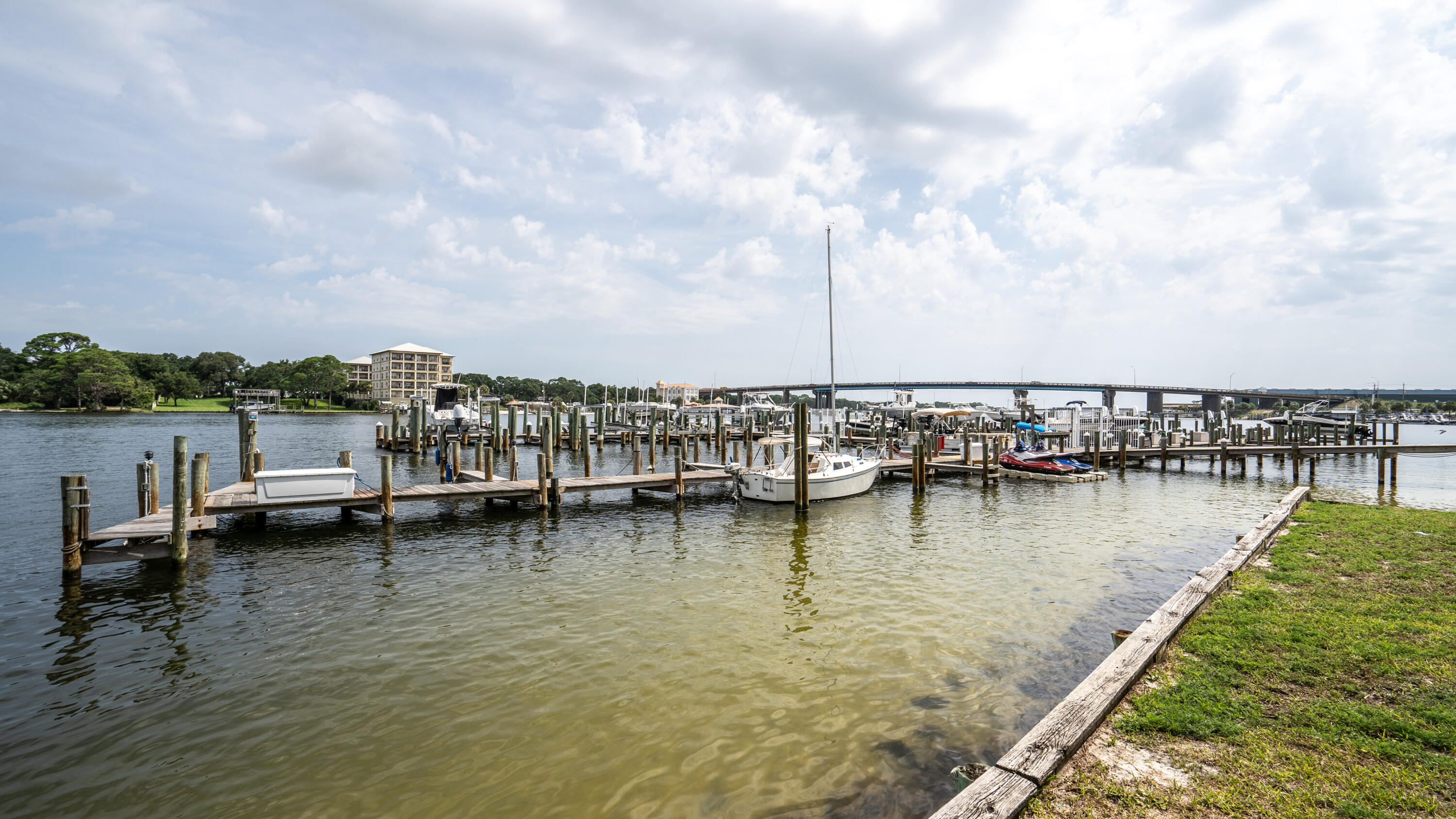 COMMODORES LANDING 3-B - Residential