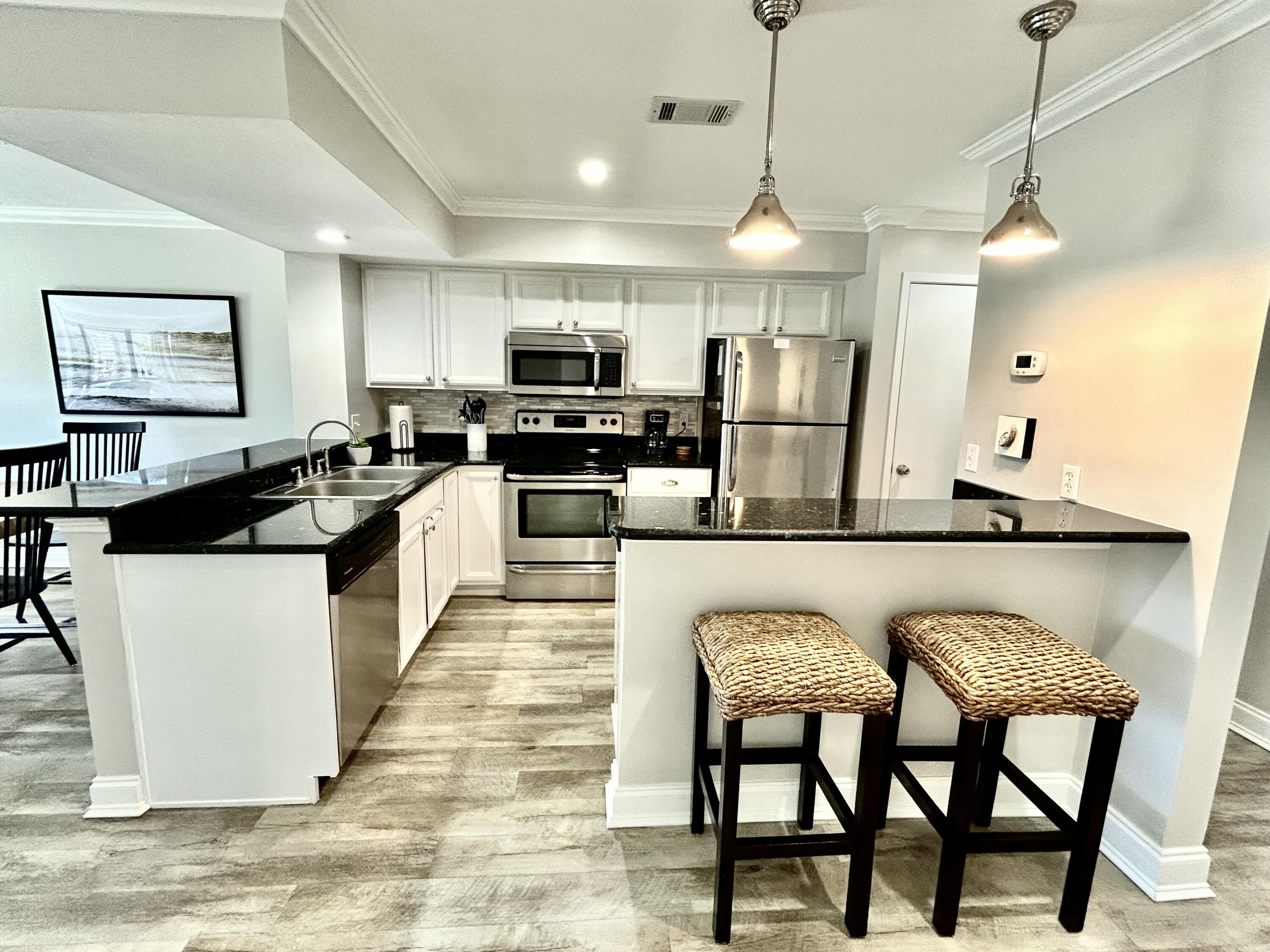HARBOUR POINT CONDO - Residential