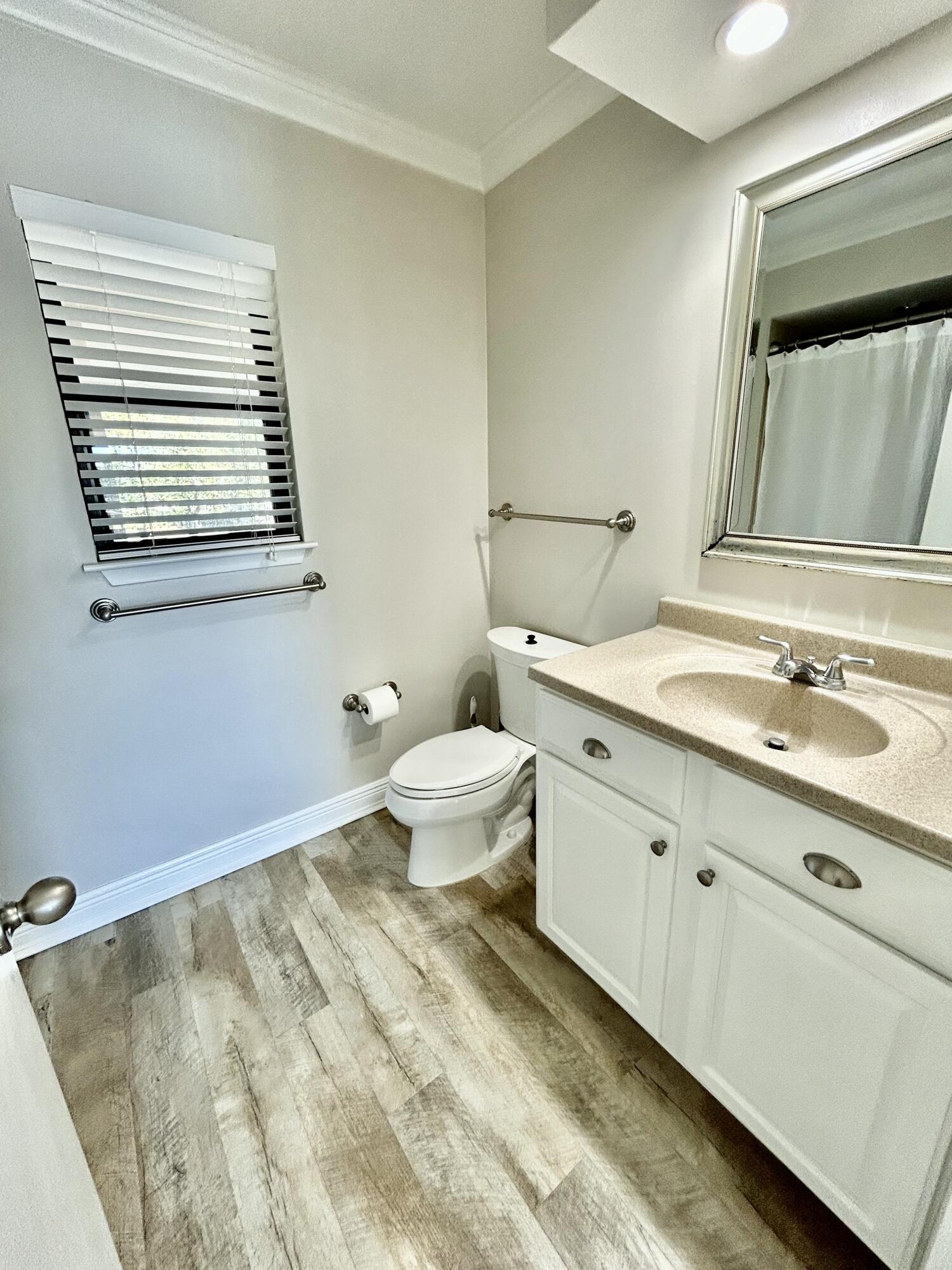 HARBOUR POINT CONDO - Residential