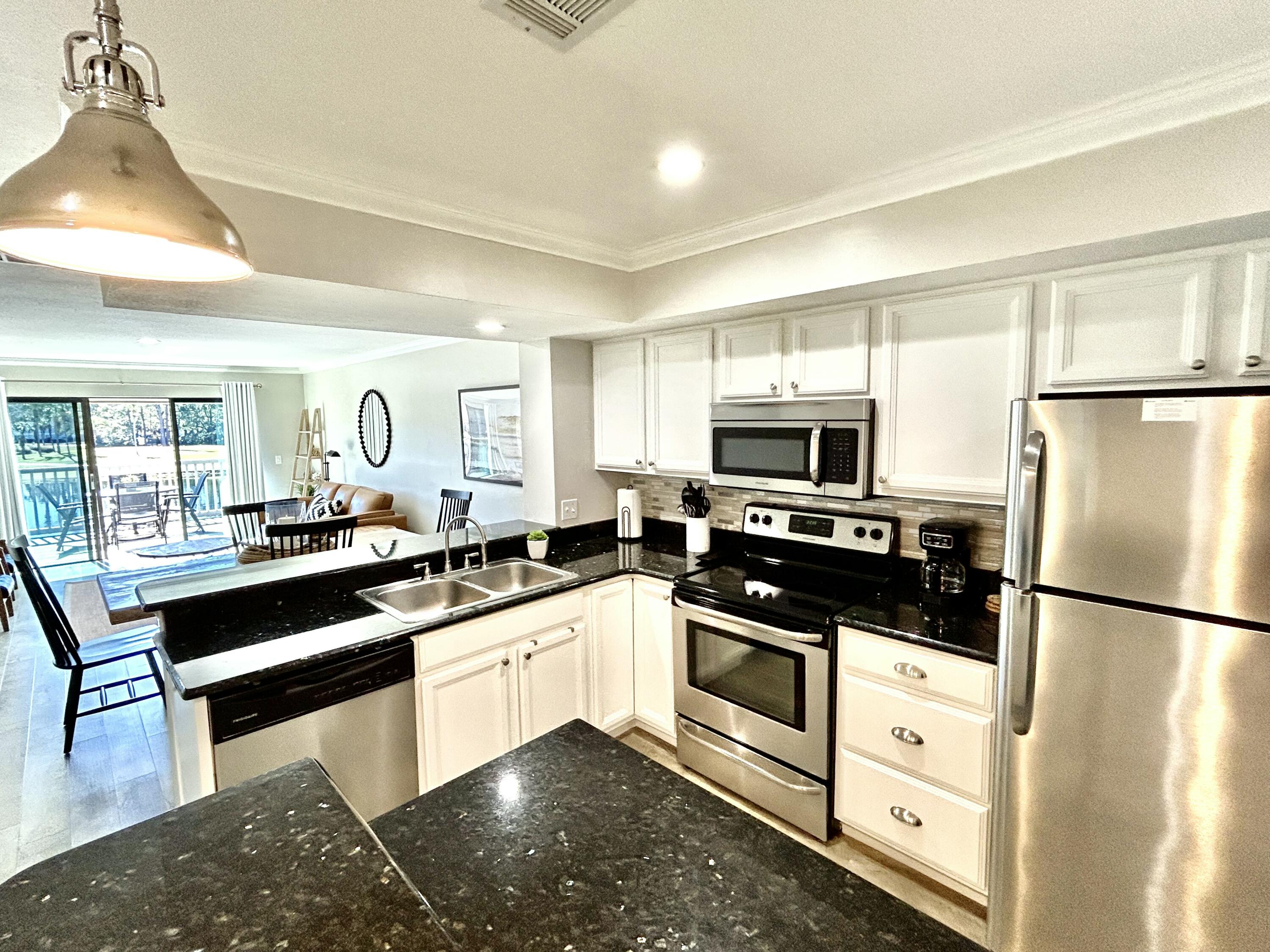 HARBOUR POINT CONDO - Residential