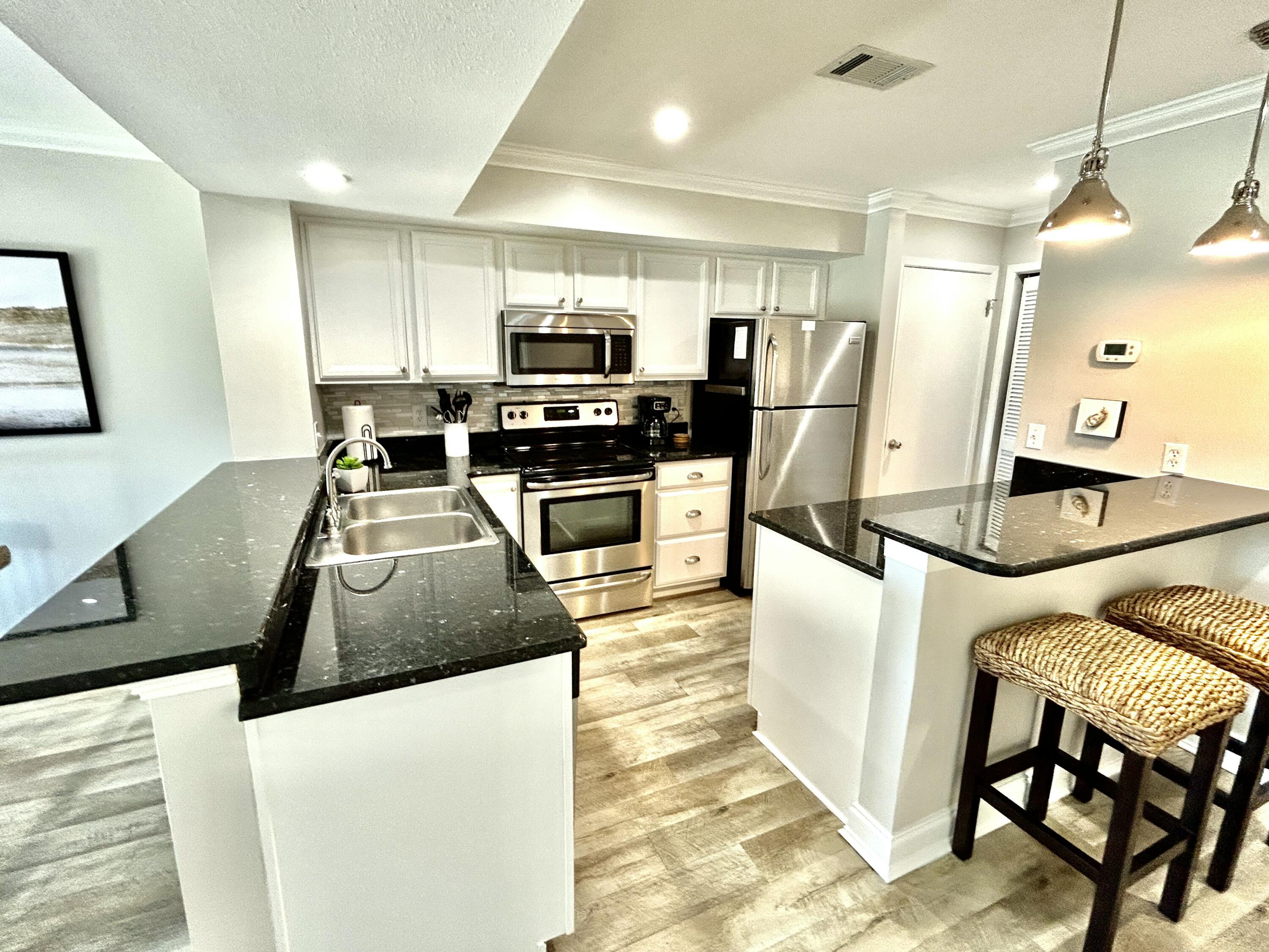 HARBOUR POINT CONDO - Residential