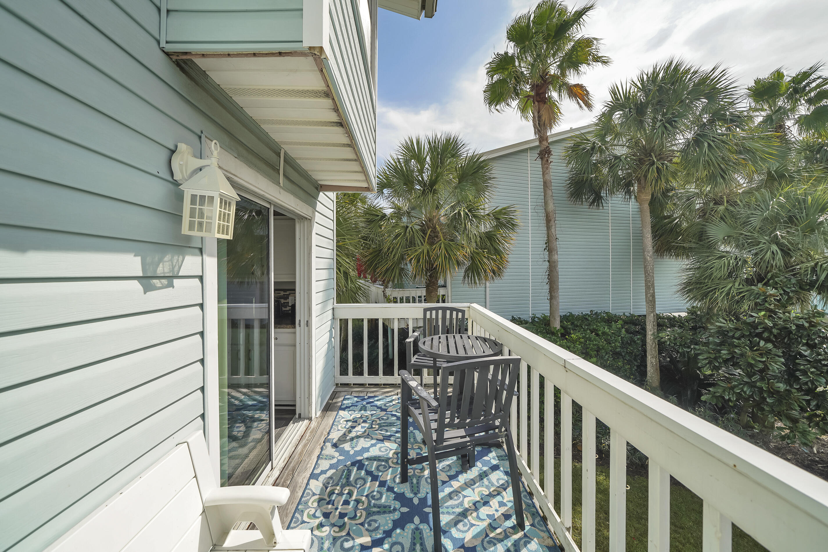 SANDCASTLE BEACH HOMES - Residential