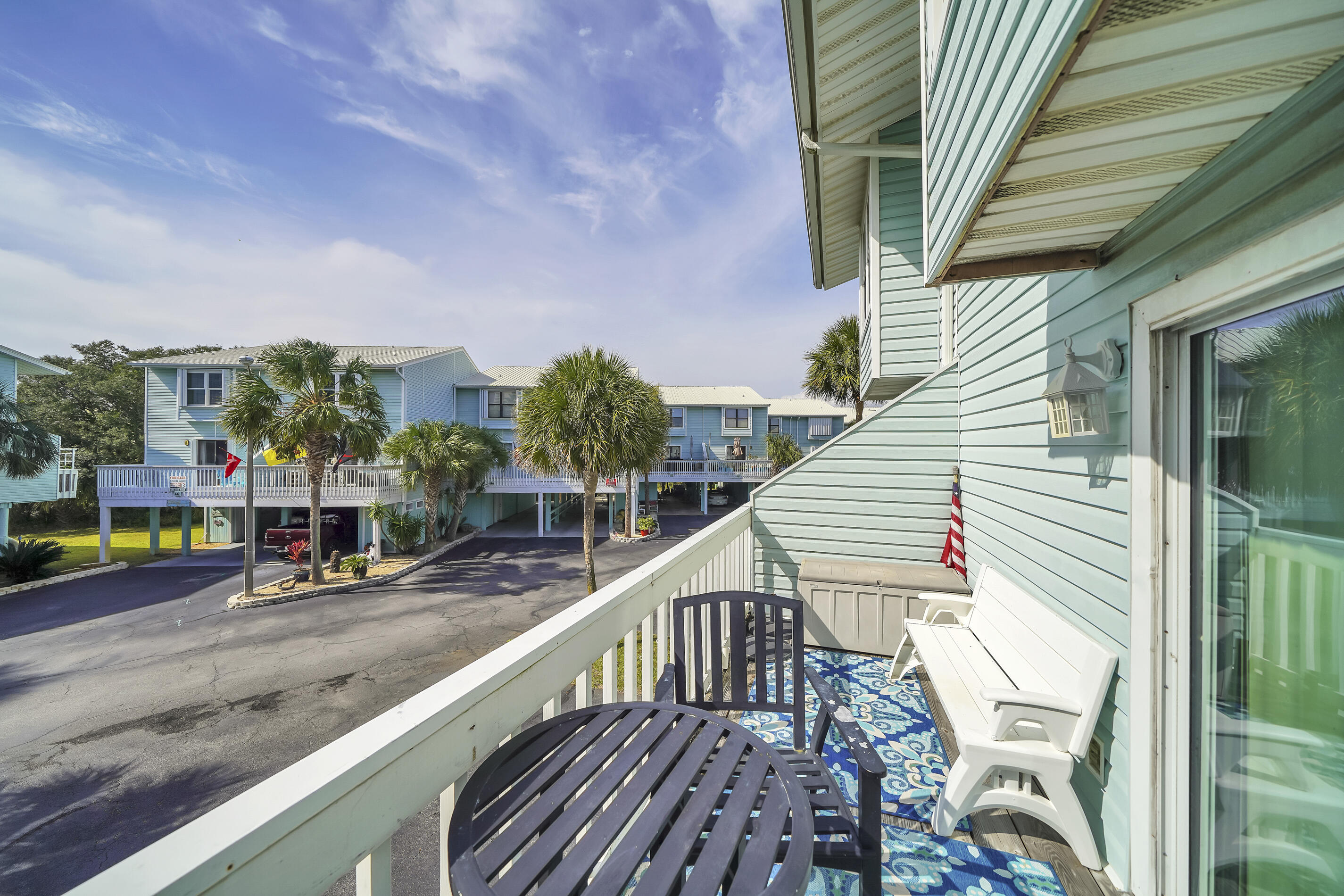 SANDCASTLE BEACH HOMES - Residential