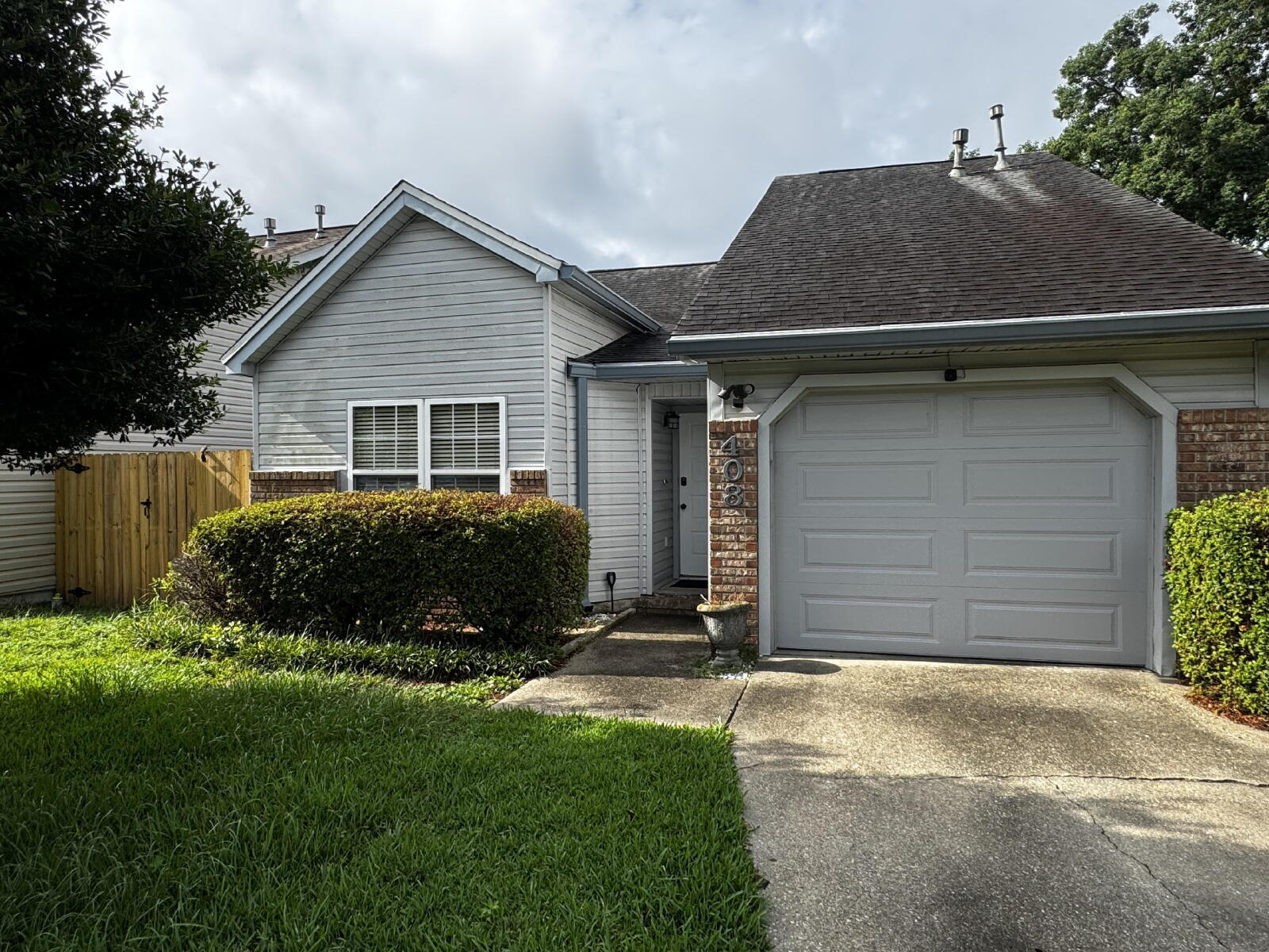CANTERBURY WOODS - Residential Lease