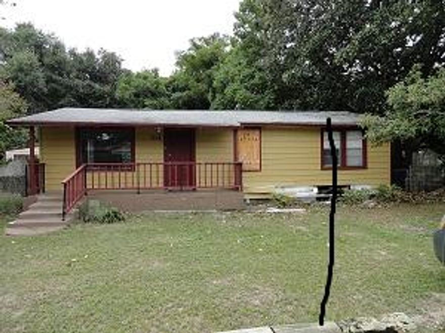 Bank owned Property. There is a house on this property. The City of Destin has condemned this property. They say it can berepaired but only after being reviewed by Building Department to make sure it meets safety standards. The property is priced with the auction company as land only