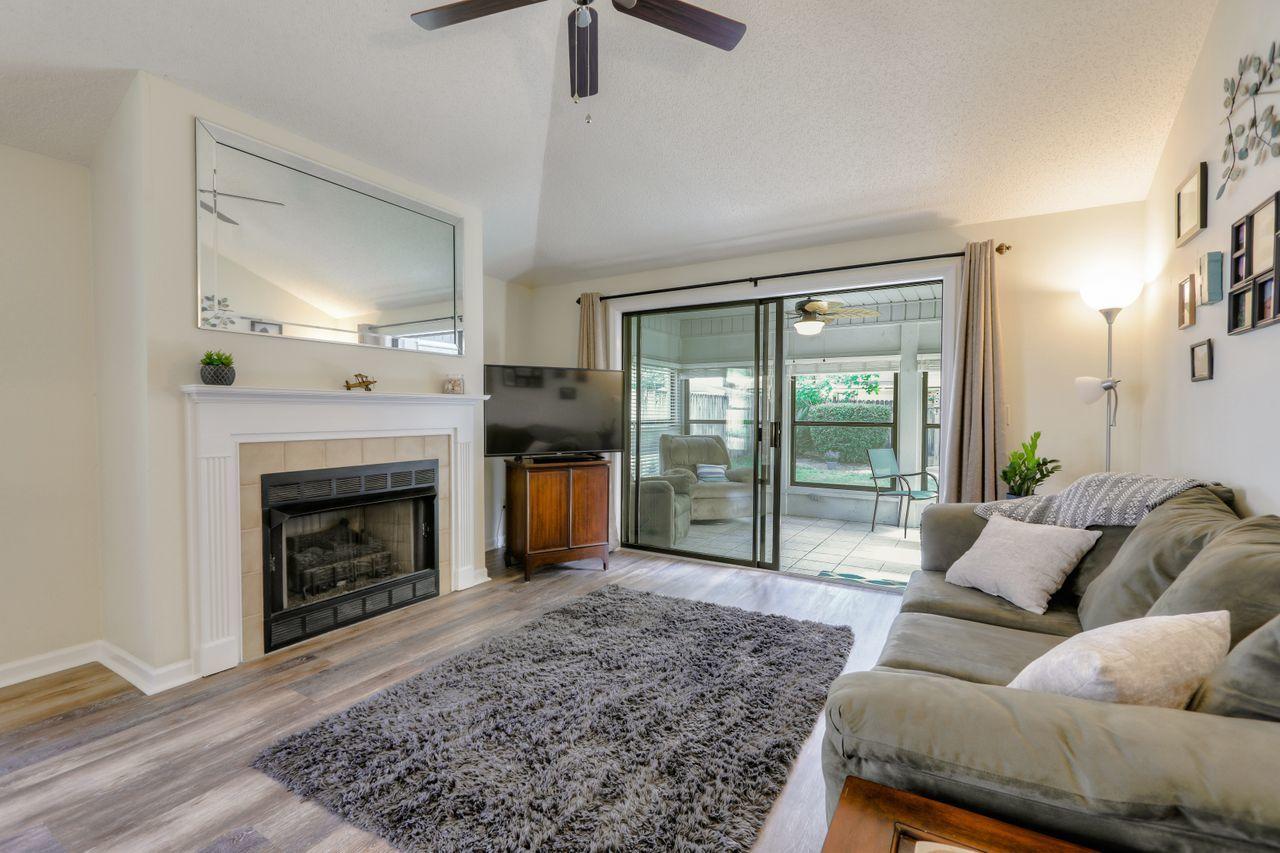 CEDAR RIDGE - Residential