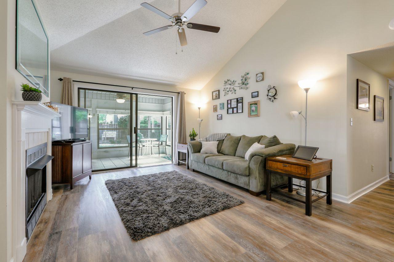 CEDAR RIDGE - Residential