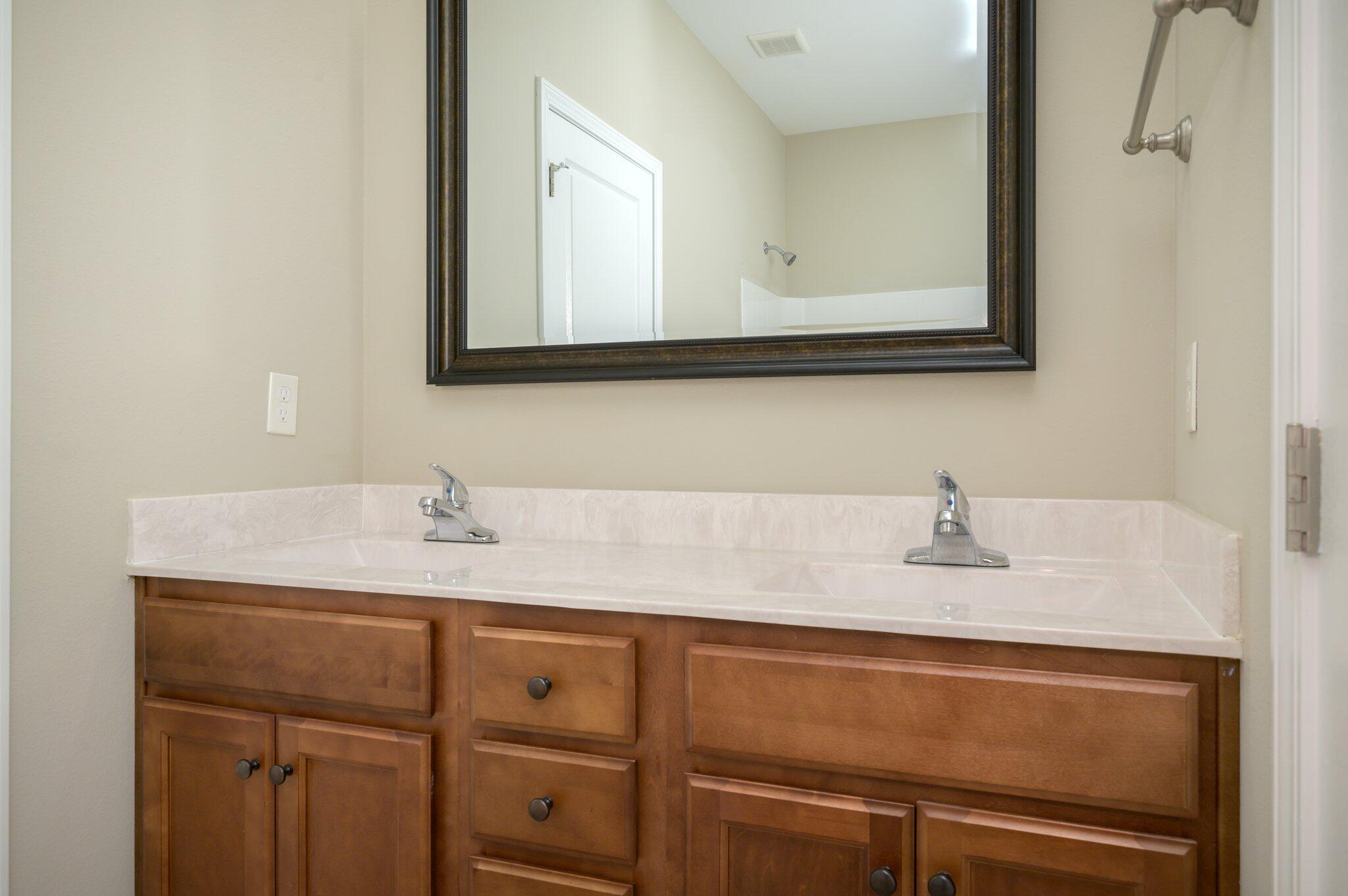 CRESCENT SHORES - Residential Lease