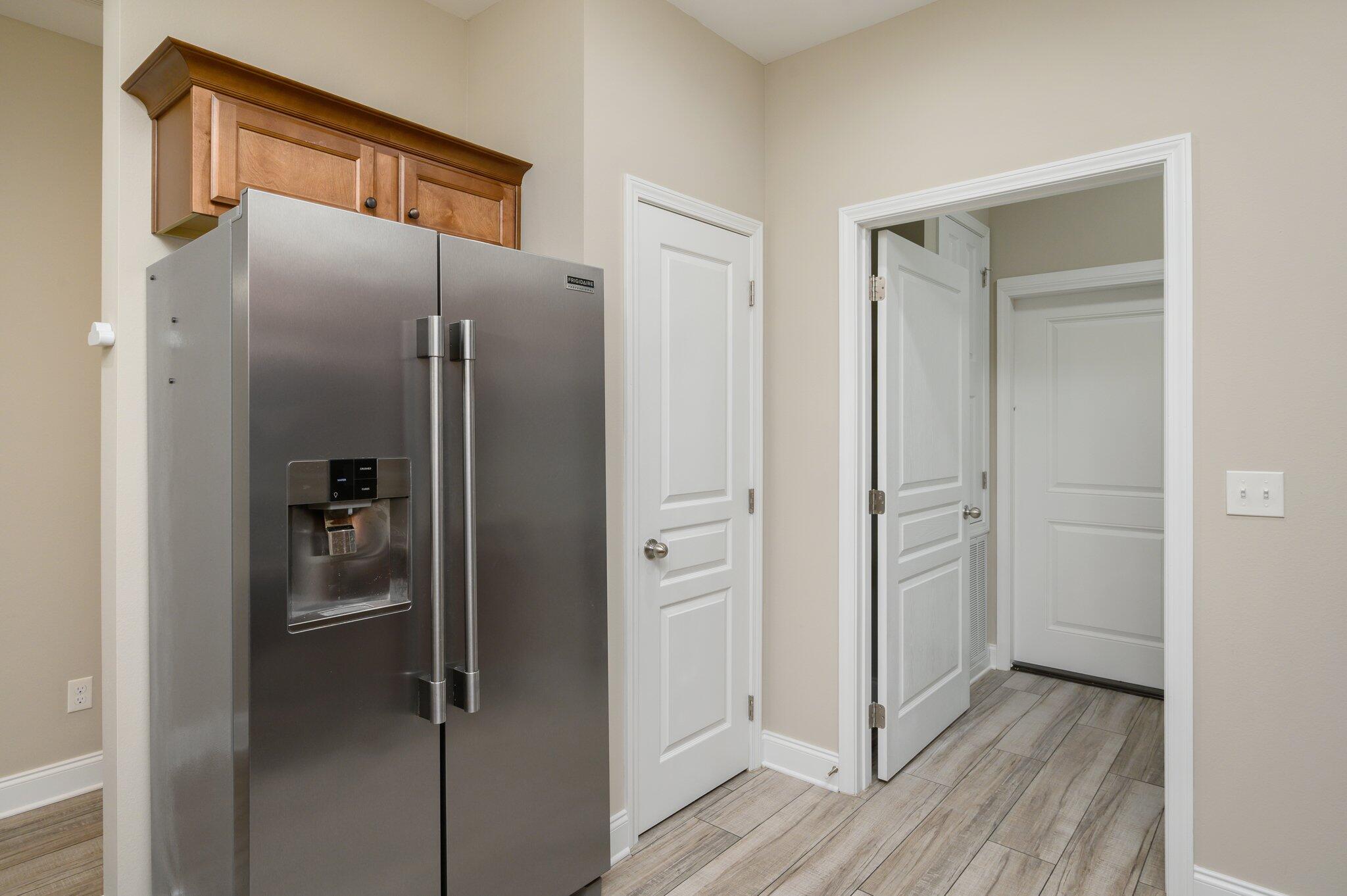 CRESCENT SHORES - Residential Lease