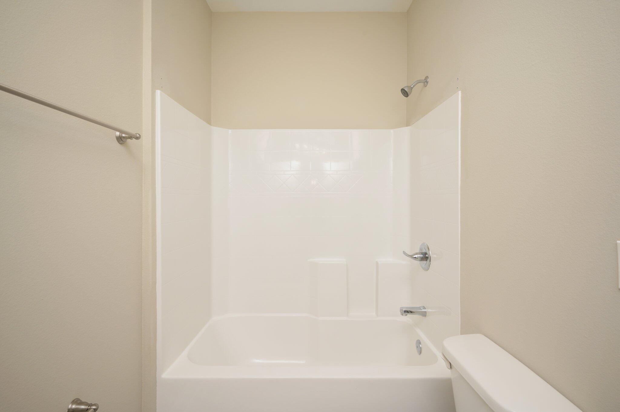 CRESCENT SHORES - Residential Lease