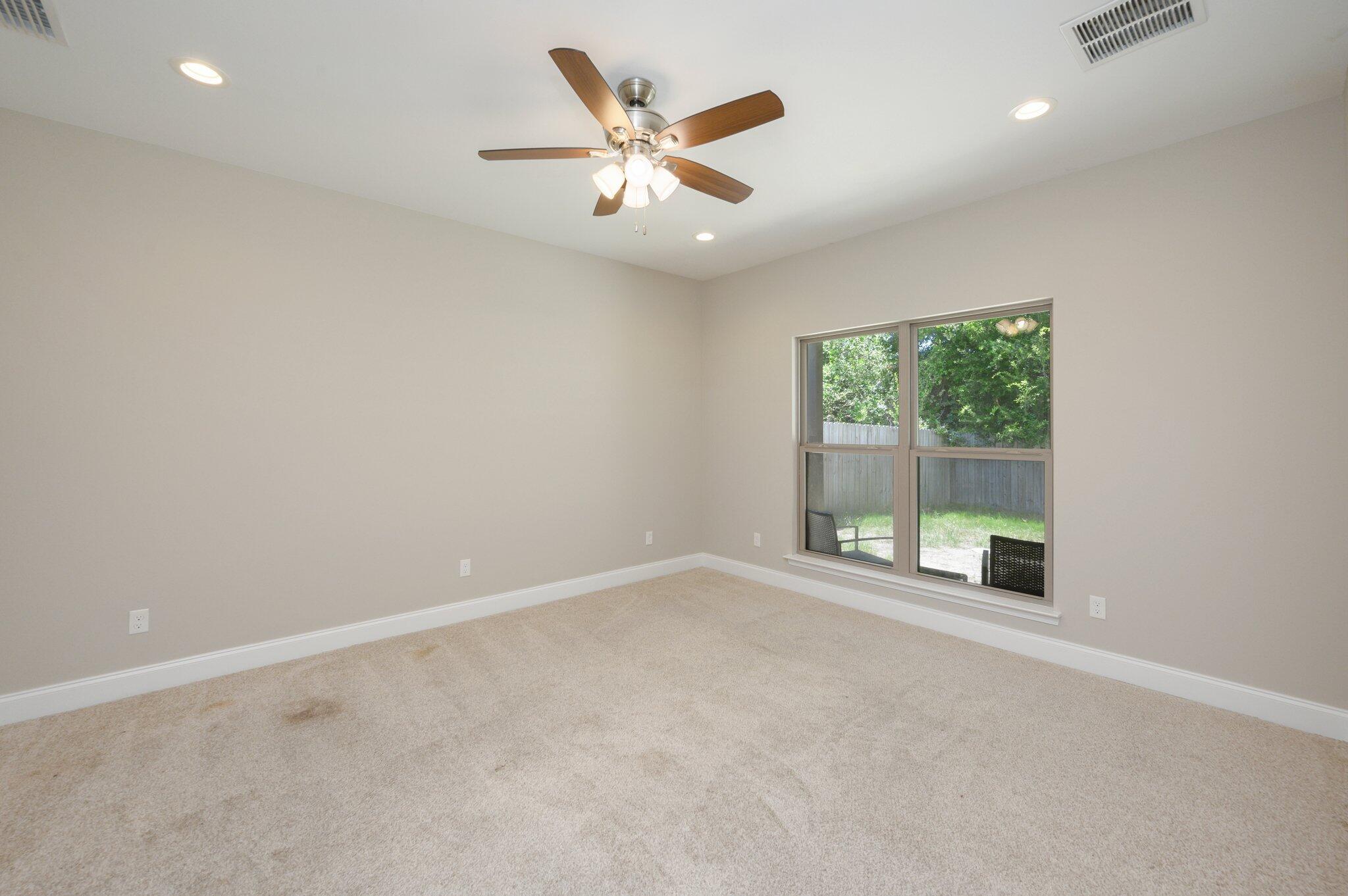 CRESCENT SHORES - Residential Lease