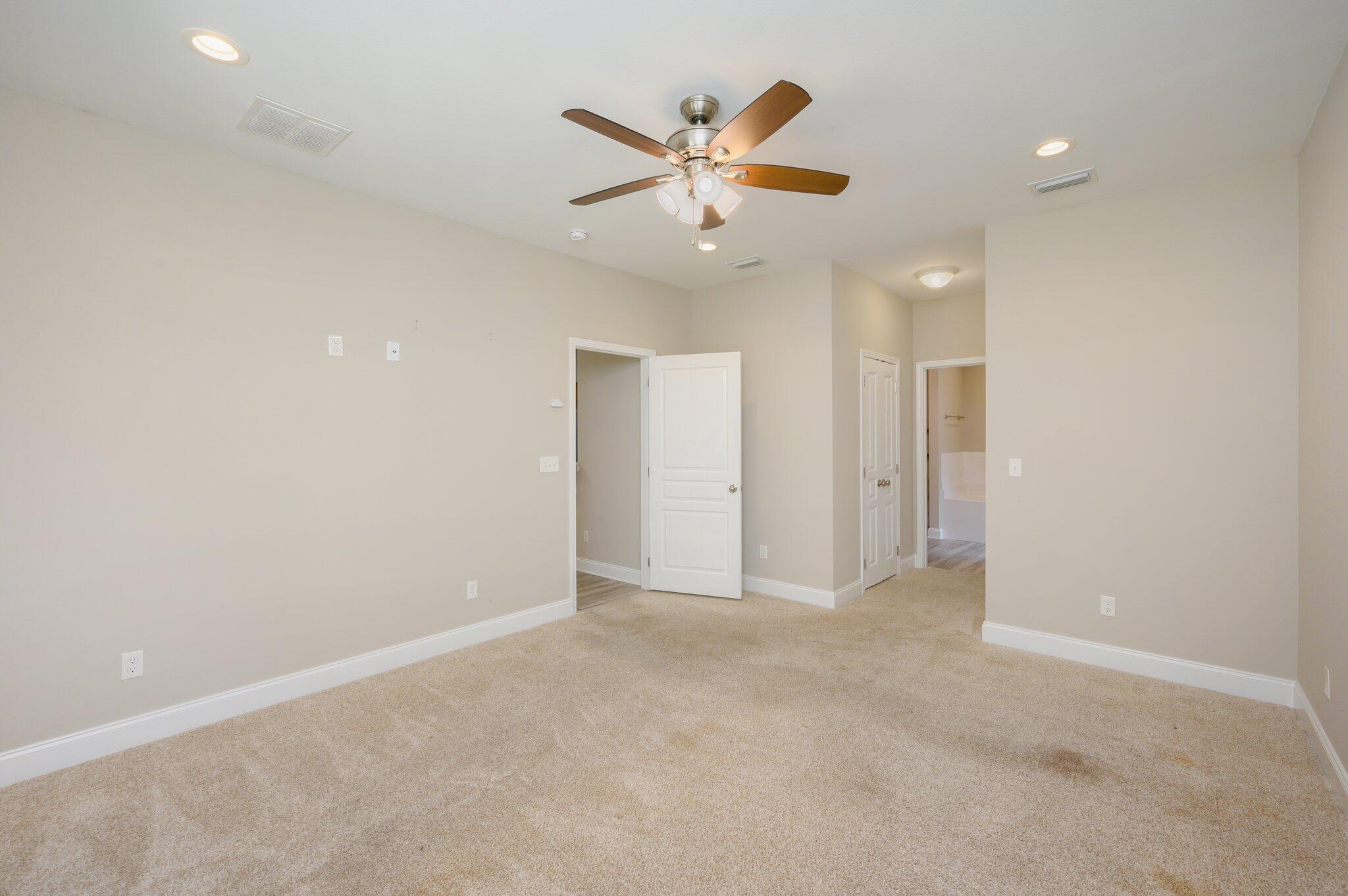 CRESCENT SHORES - Residential Lease