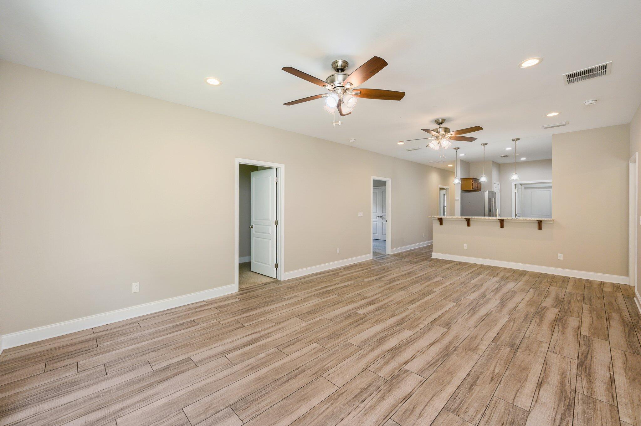 CRESCENT SHORES - Residential Lease