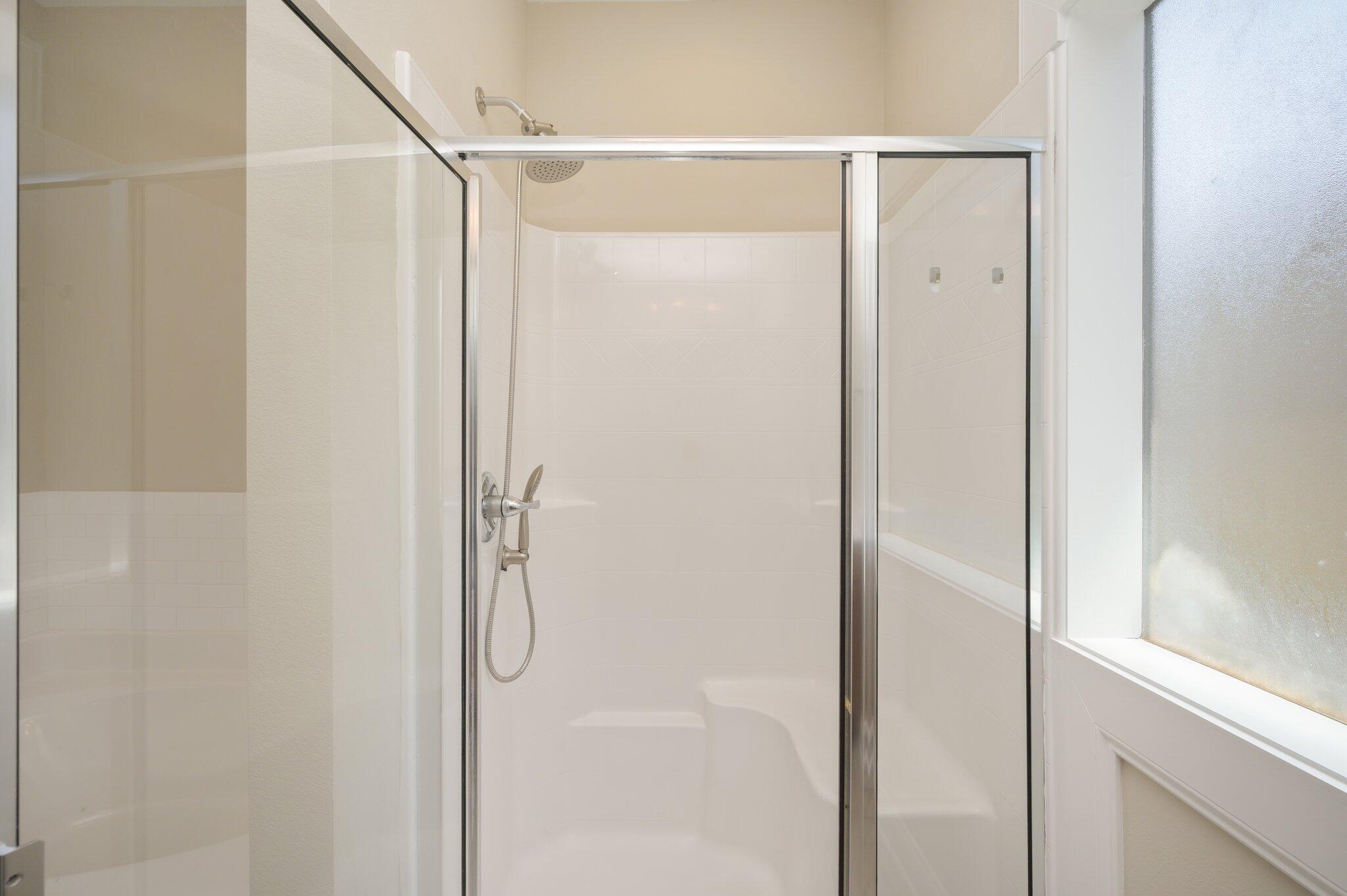 CRESCENT SHORES - Residential Lease