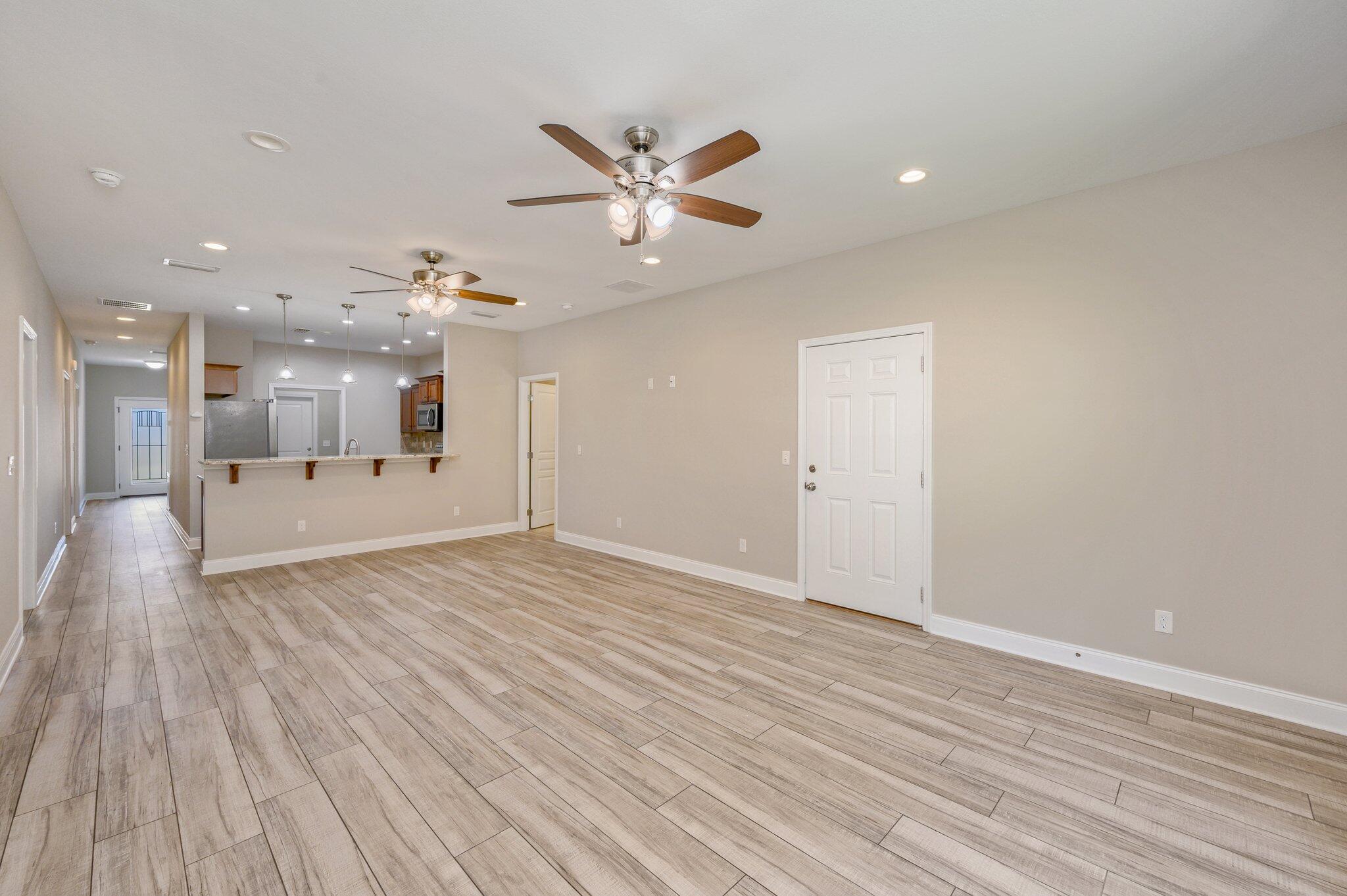 CRESCENT SHORES - Residential Lease