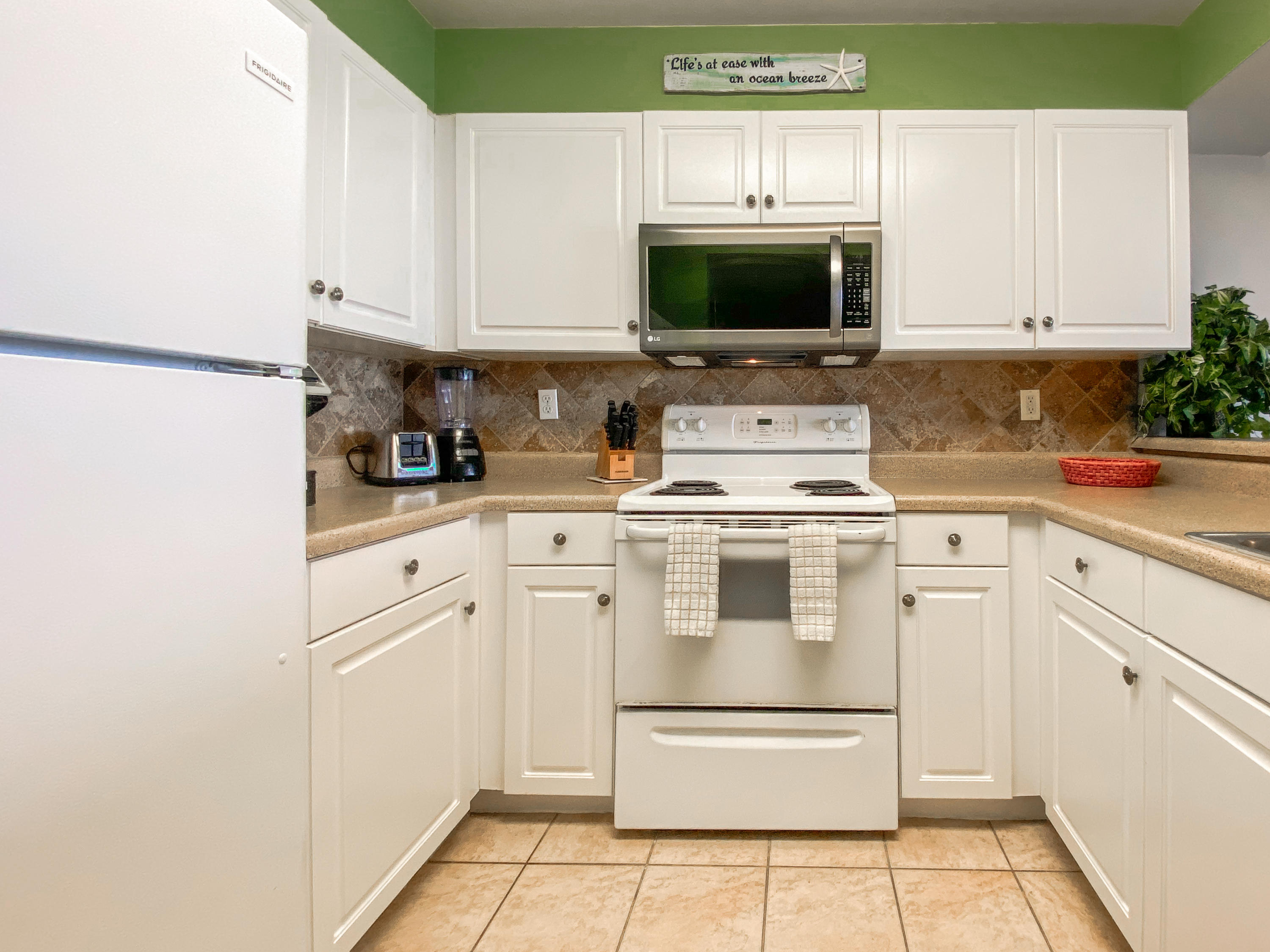 PELICAN ISLE - Residential